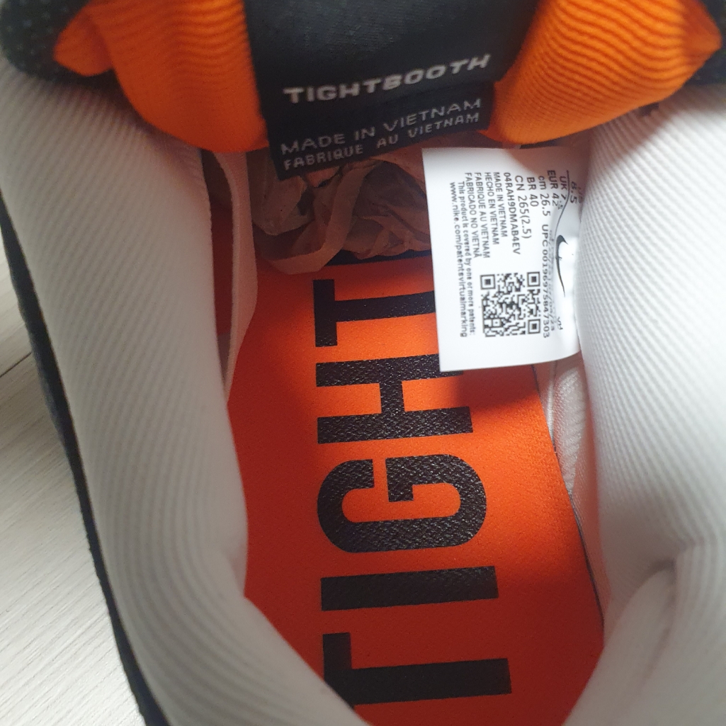 Nike x Tightbooth SB Dunk Low Pro Black and White 착용 스타일 - 3
