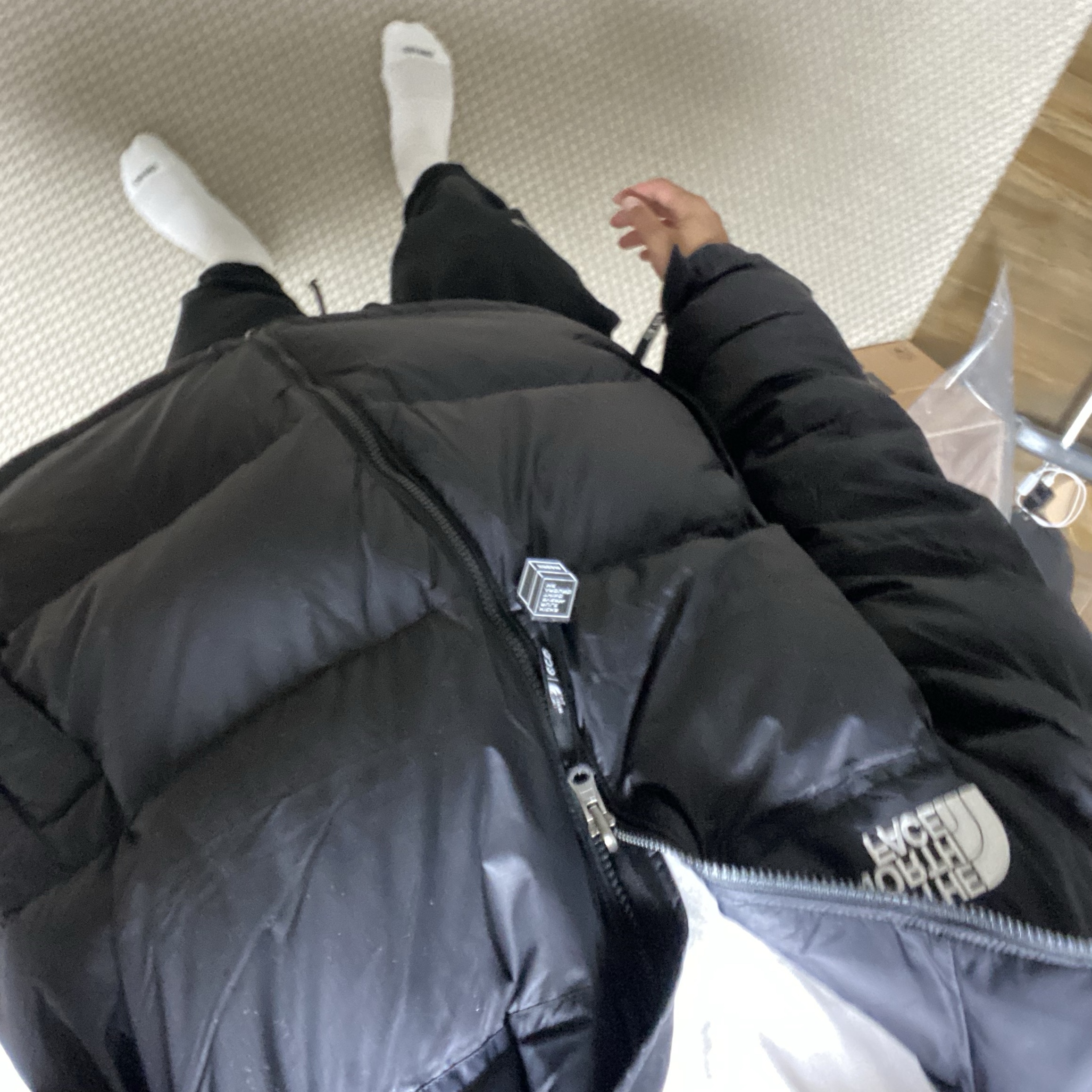 The North Face 1996 Eco Nuptse Jacket Black 착용 스타일 - 2