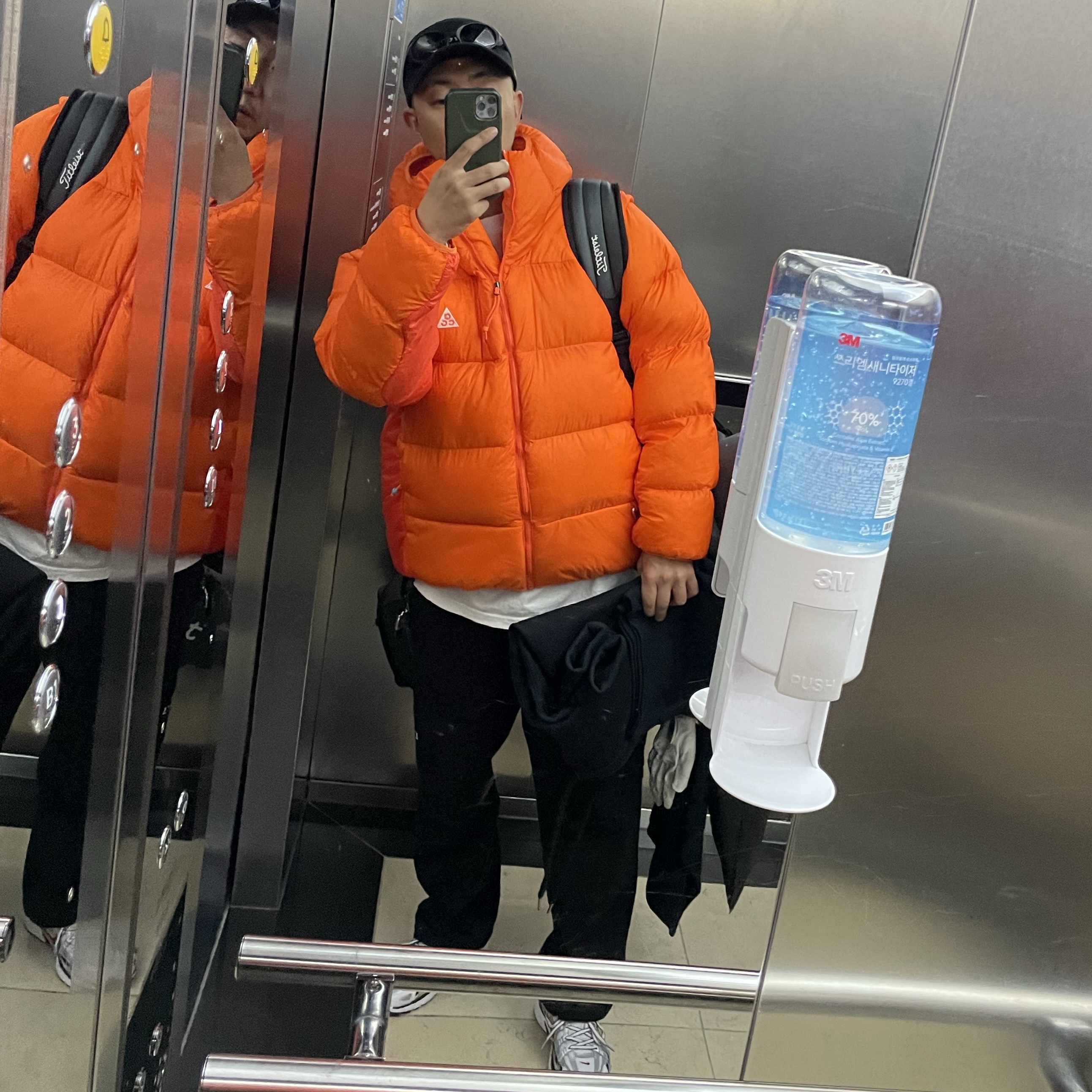 (W) Nike P-6000 Metallic Silver Red, Nike ACG Therma-Fit ADV Lunar Lake Puffer Jacket Safety Orange - Asia 착용 스타일