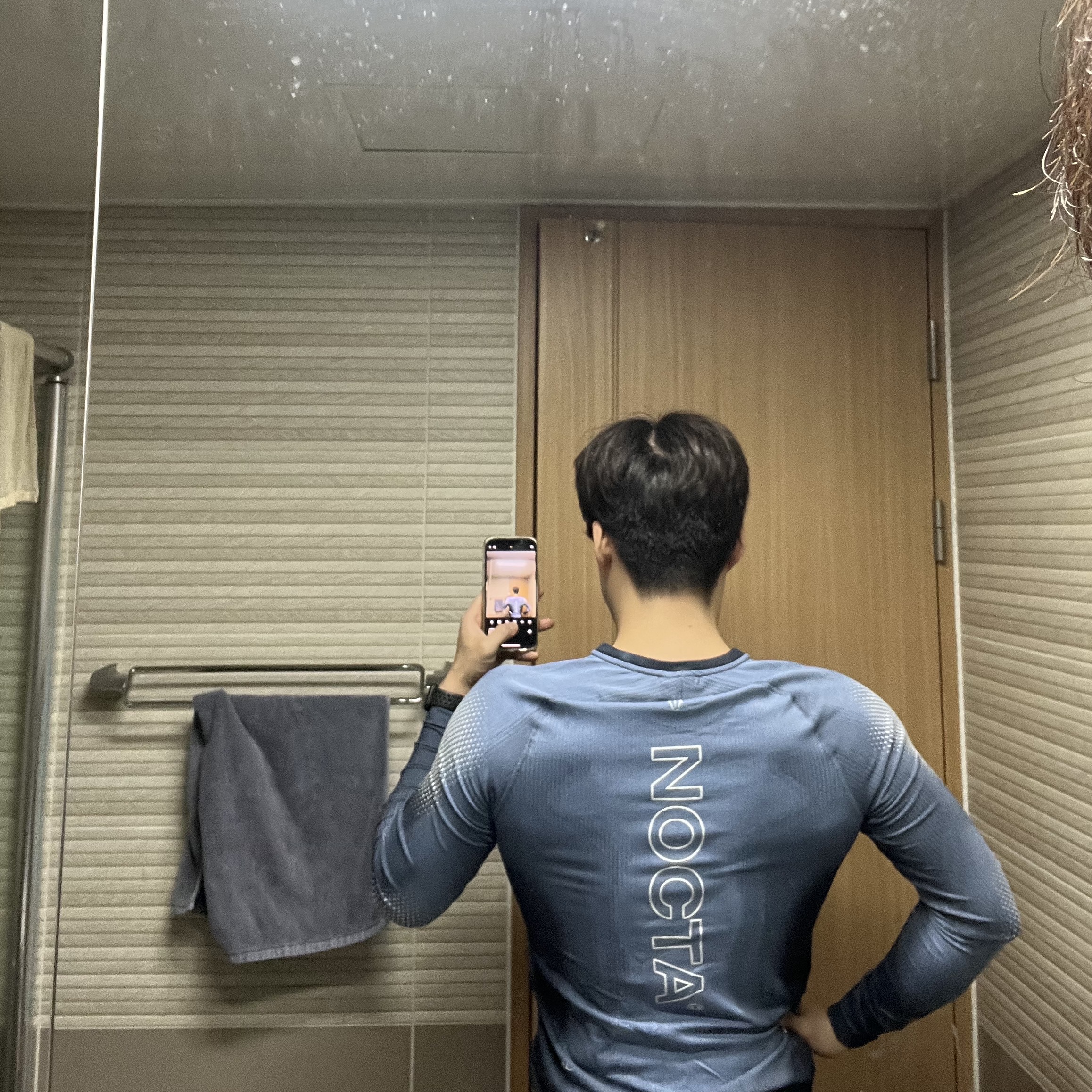 Nike x Drake Nocta Basketball LS Engineered Knit Base Layer Top Cobalt Bliss (DV3653-479) 착용 스타일 - 2