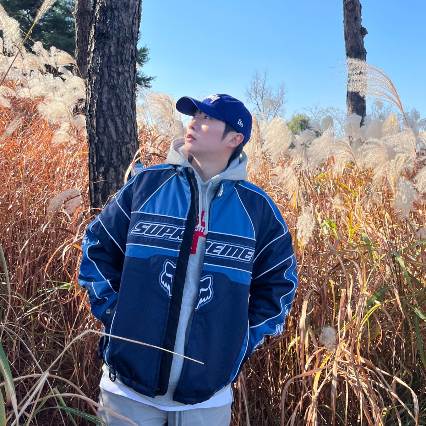 Supreme x Fox Racing Jacket Blue - 23FW, Supreme Cross Box Logo Hooded Sweatshirt Heather Grey - 20FW 착용 스타일 - 1