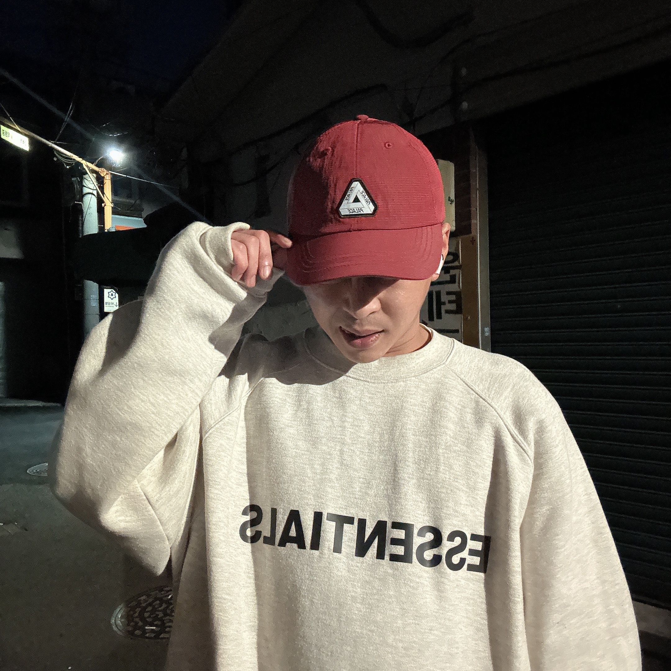 Essentials 3D Silicon Applique Crewneck Oatmeal/Oatmeal Heather/Light Heather Oatmeal 2020 착용 스타일