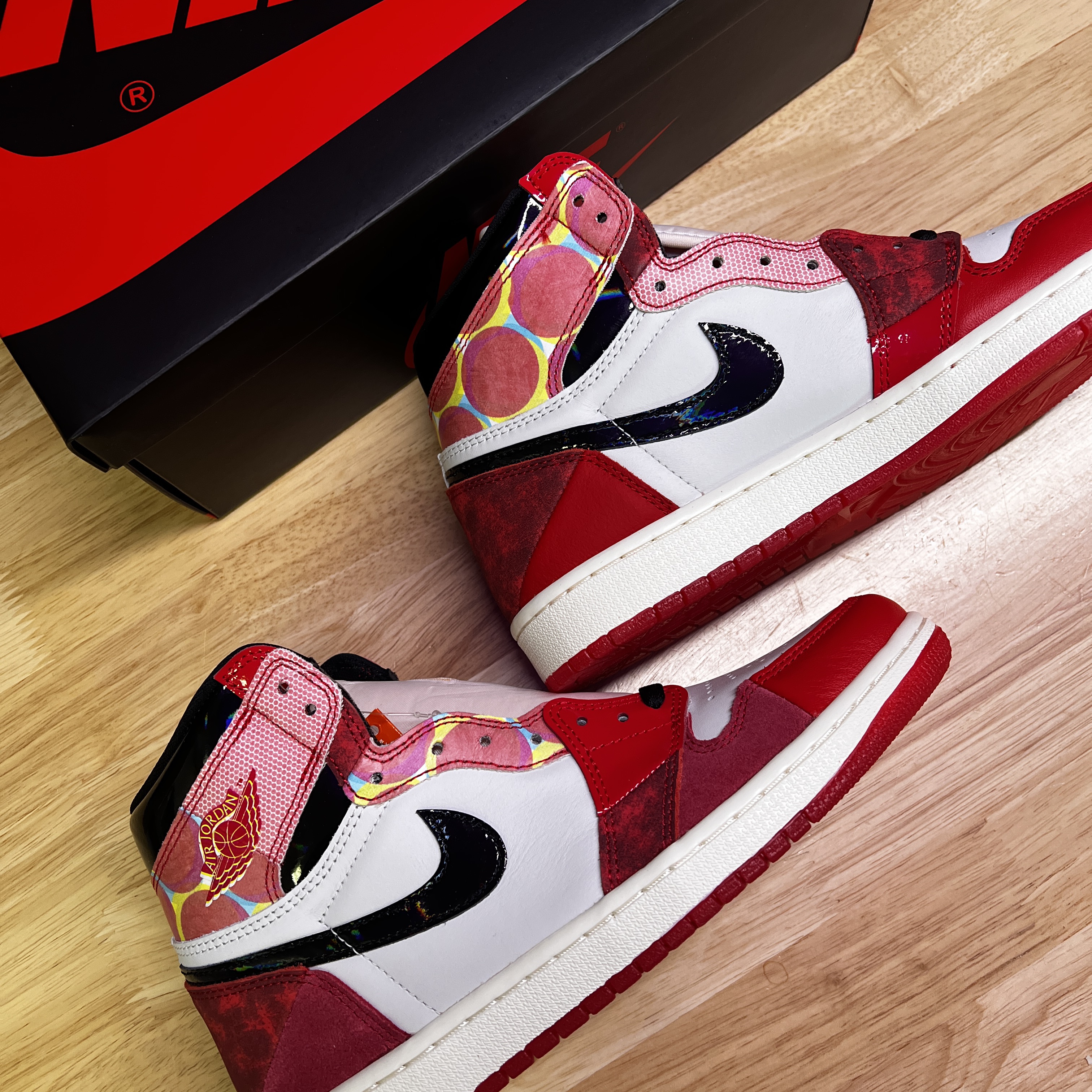 Jordan 1 Retro High Spider-Man Next Chapter 착용 스타일 - 2
