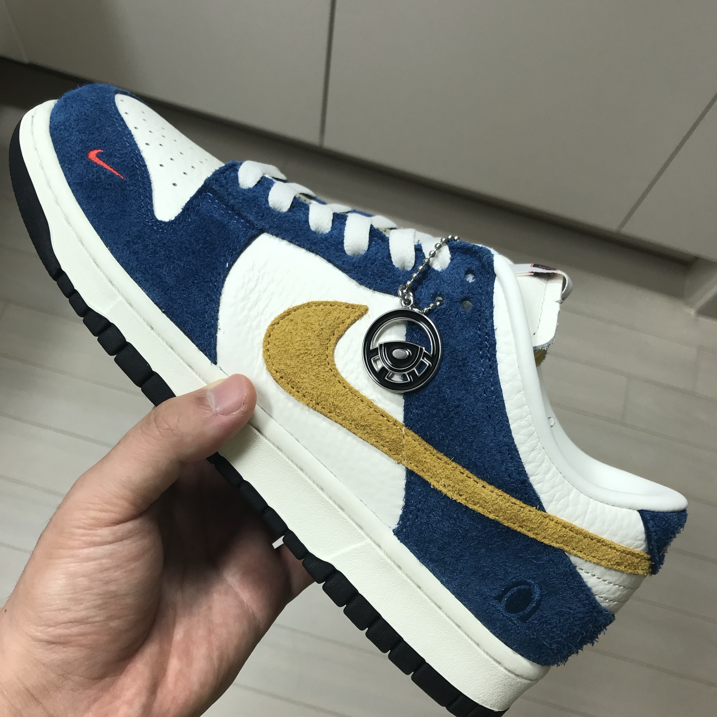 Nike x Kasina Dunk Low 80's Bus 착용 스타일