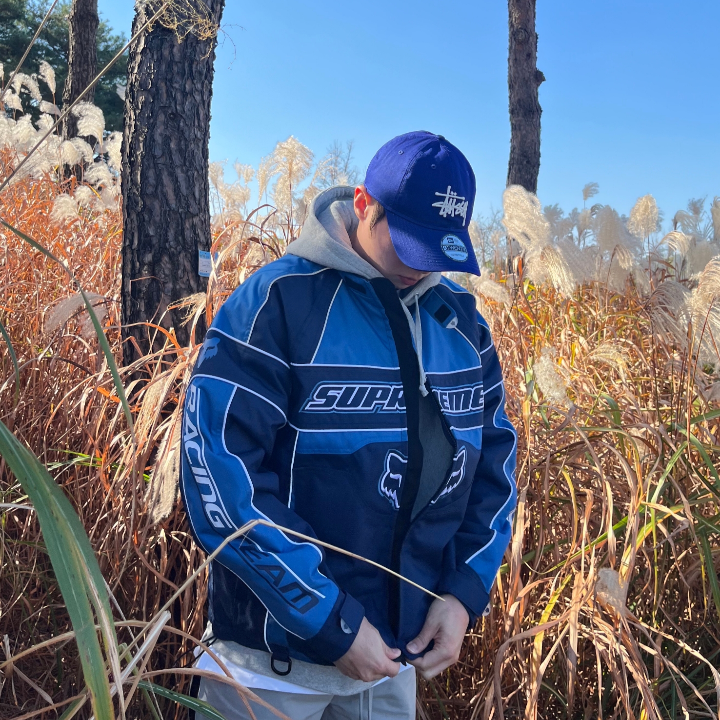 Supreme x Fox Racing Jacket Blue - 23FW, Supreme Cross Box Logo Hooded Sweatshirt Heather Grey - 20FW 착용 스타일 - 2