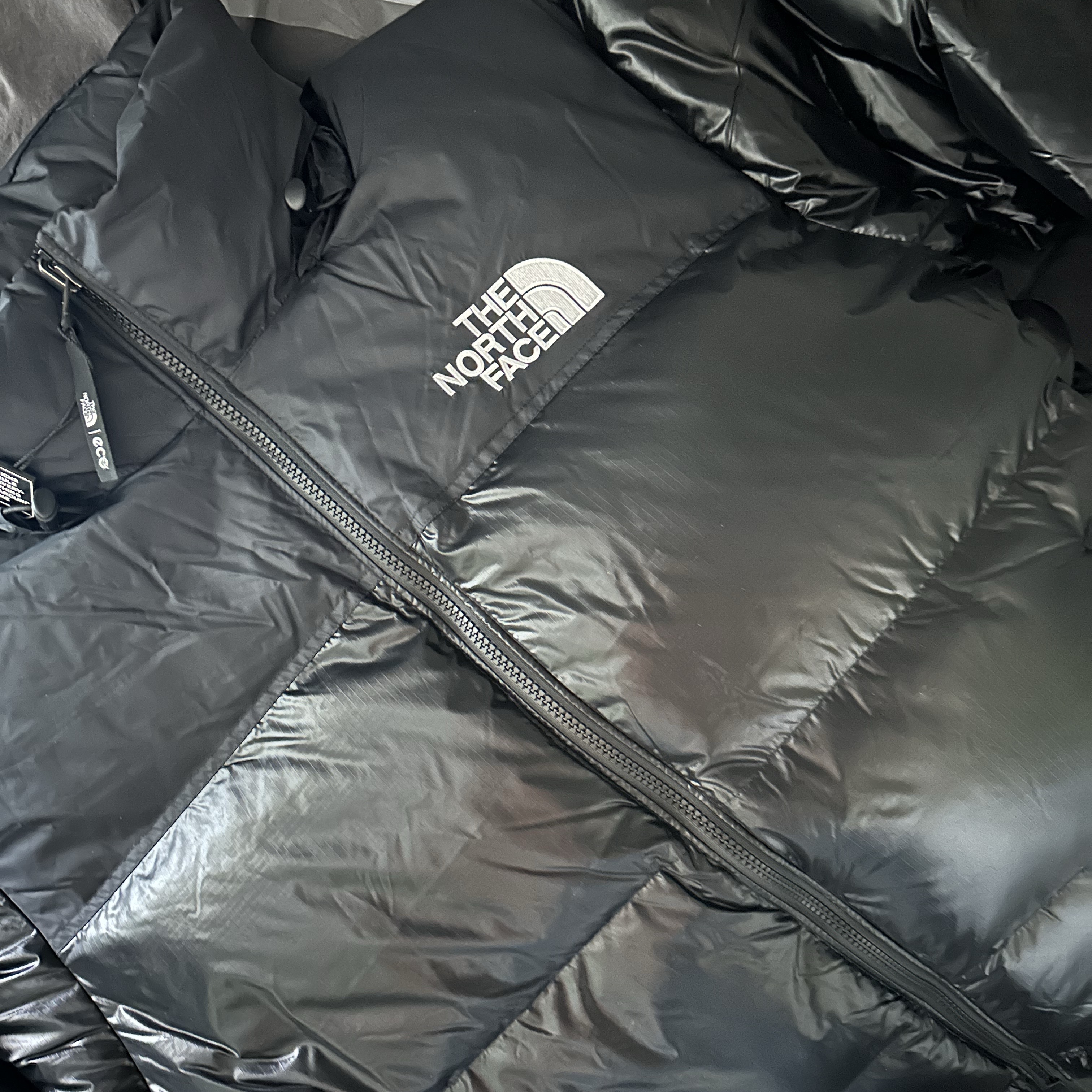 The North Face 1996 Eco Nuptse Jacket Real Black 착용 스타일 - 2
