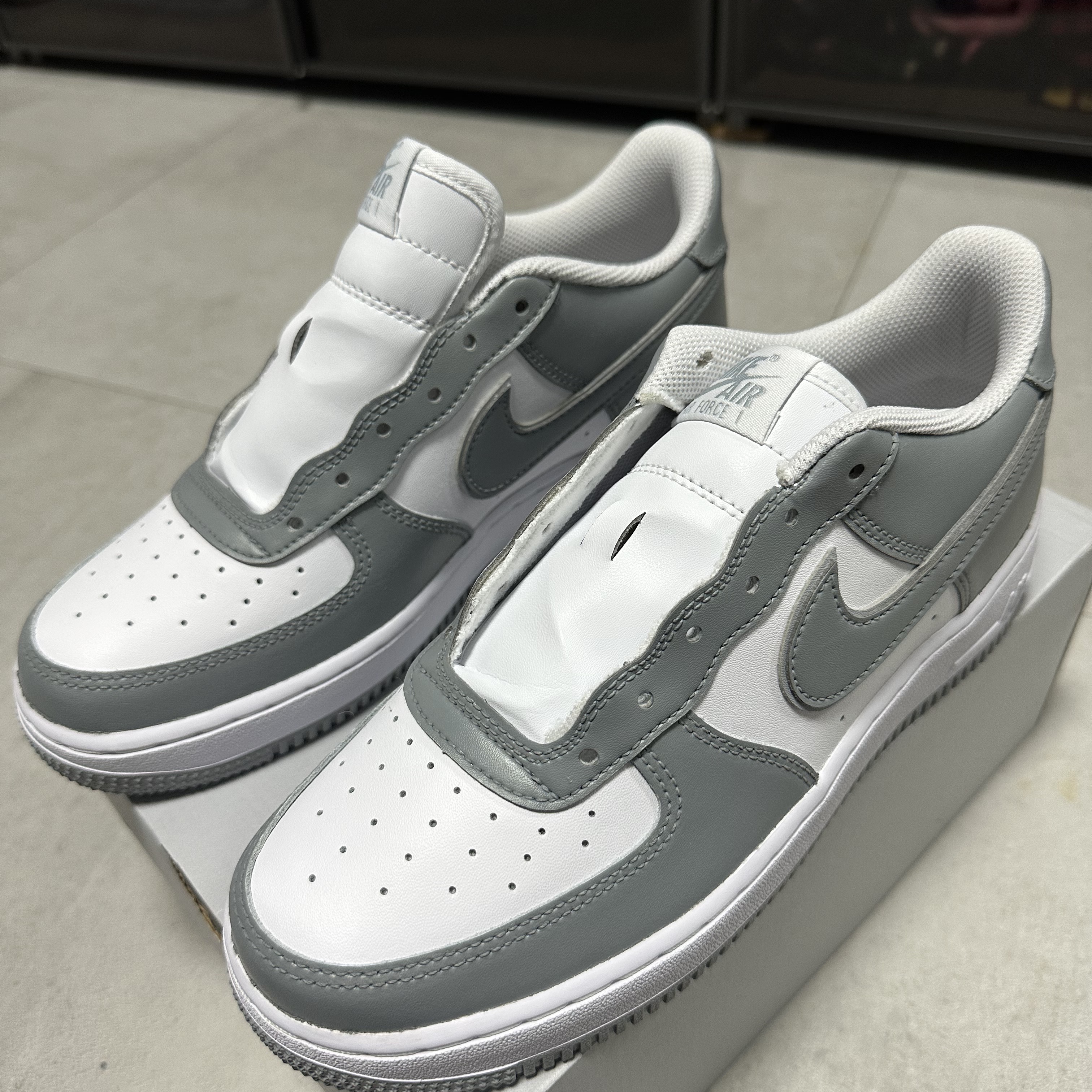 (GS) Nike Air Force 1 White Wolf Grey 착용 스타일 - 4