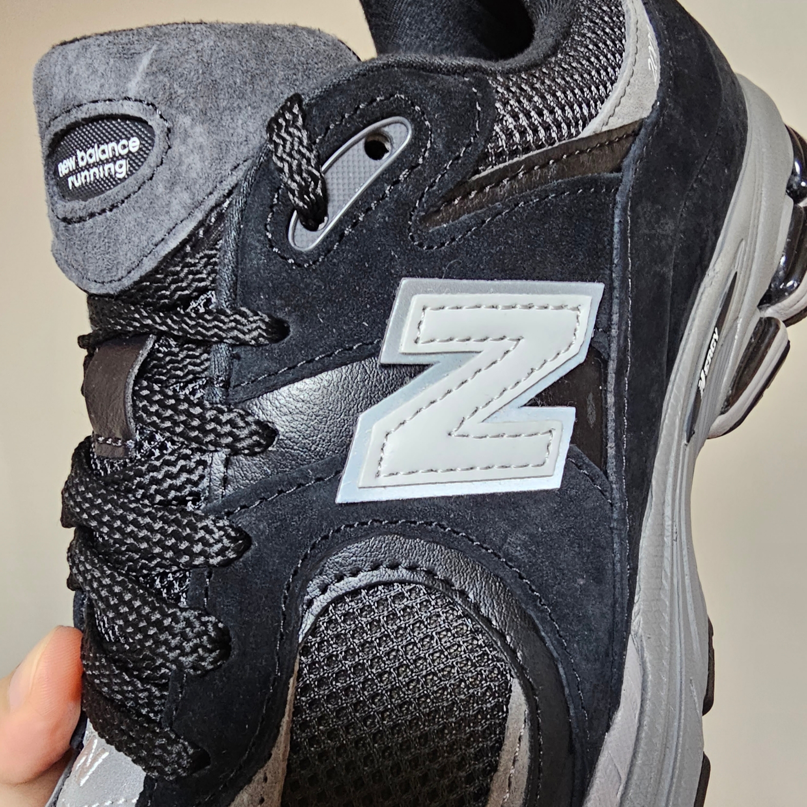 New Balance 2002R Black Dark Grey - JD Sports Exclusive 착용 스타일 - 2
