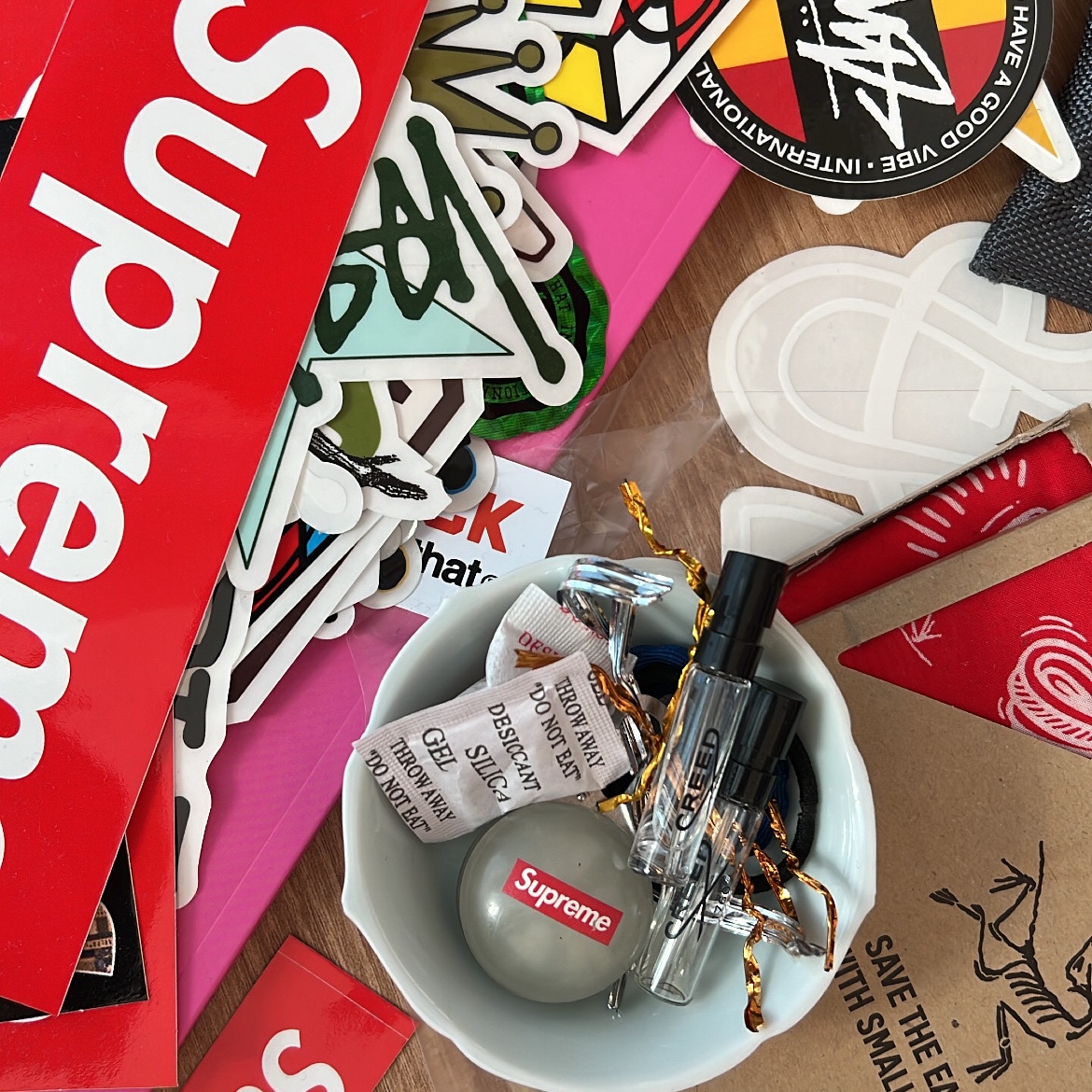Supreme Spotlight Keychain Clear - 19SS 착용 스타일
