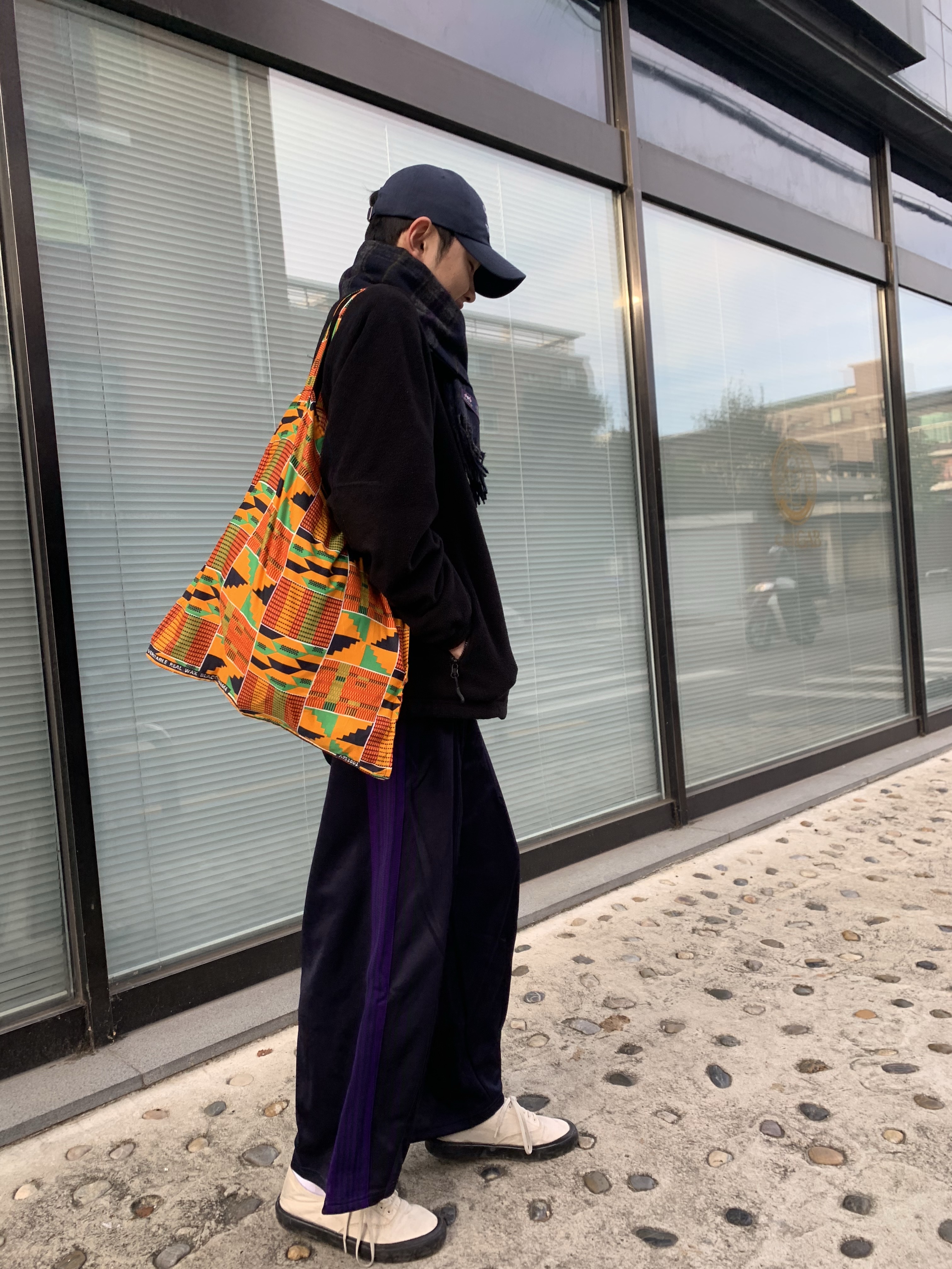 Needles H.D. Track Pants Poly Smooth Navy 착용 스타일