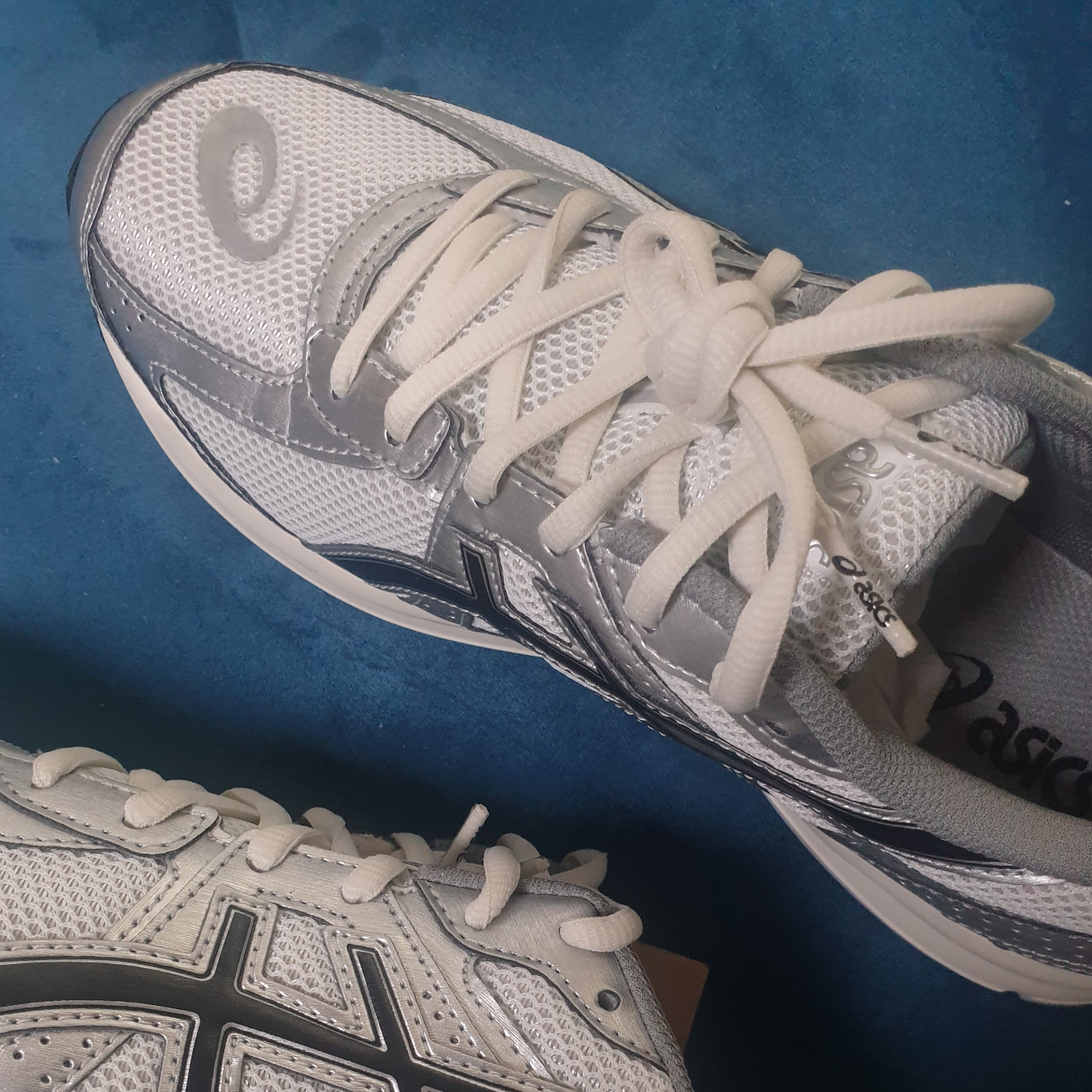 Asics Jog 100 S White Black - 2E Wide 착용 스타일