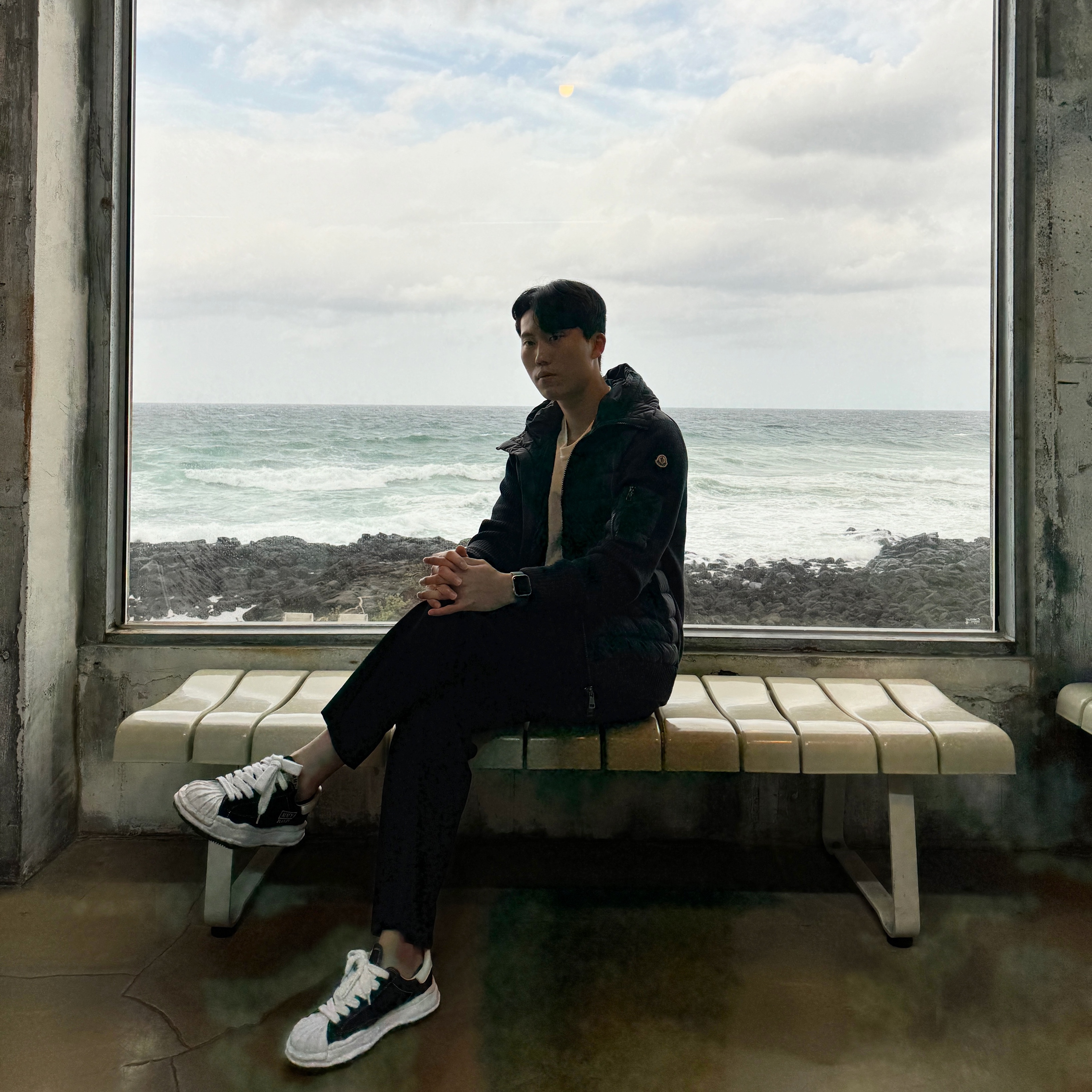 Maison Mihara Yasuhiro Blakey OG Sole Canvas Low-top Sneakers Black White, Bottega Veneta Woven Leather Belt Navy 착용 스타일