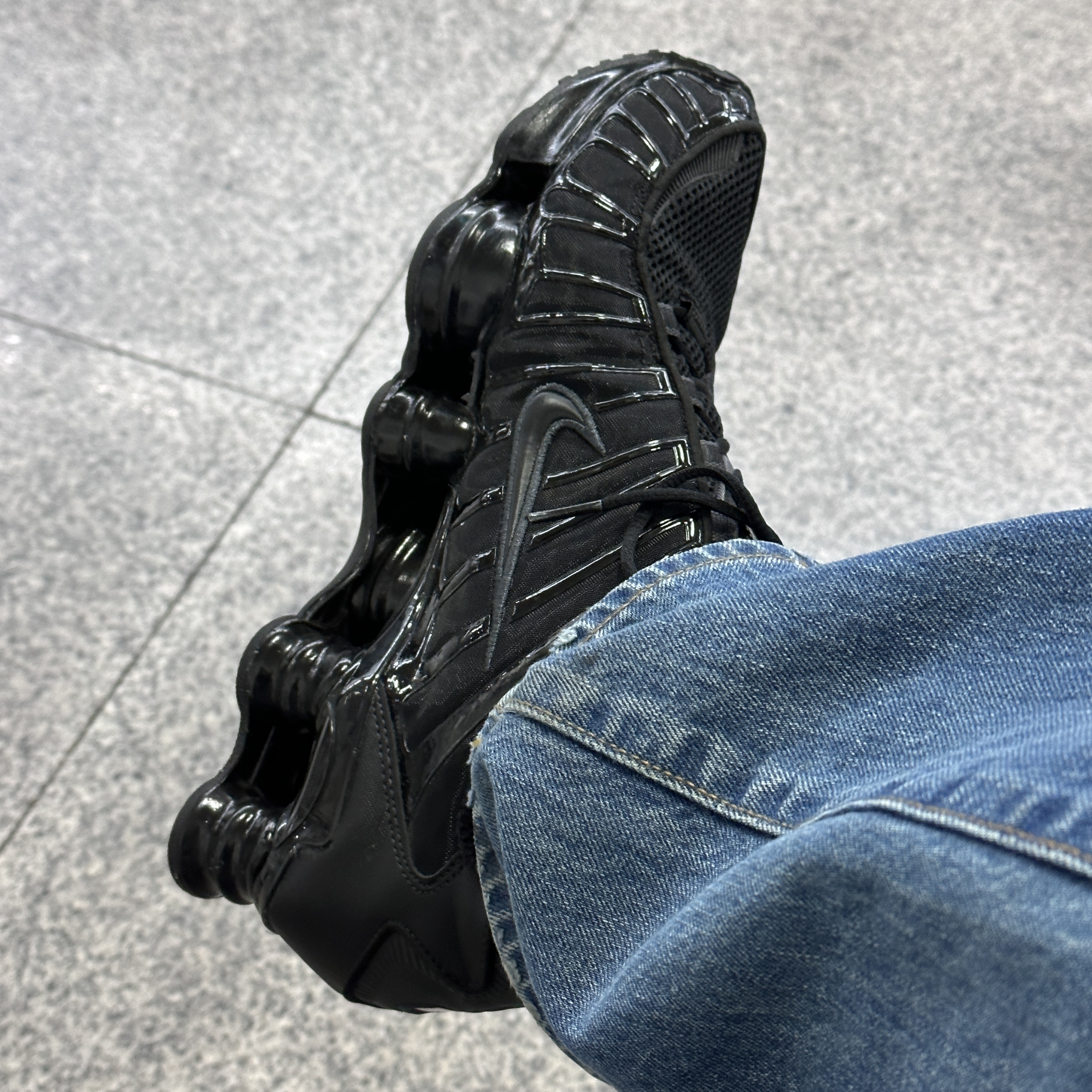 (W) Nike Shox TL Black and Max Orange 착용 스타일