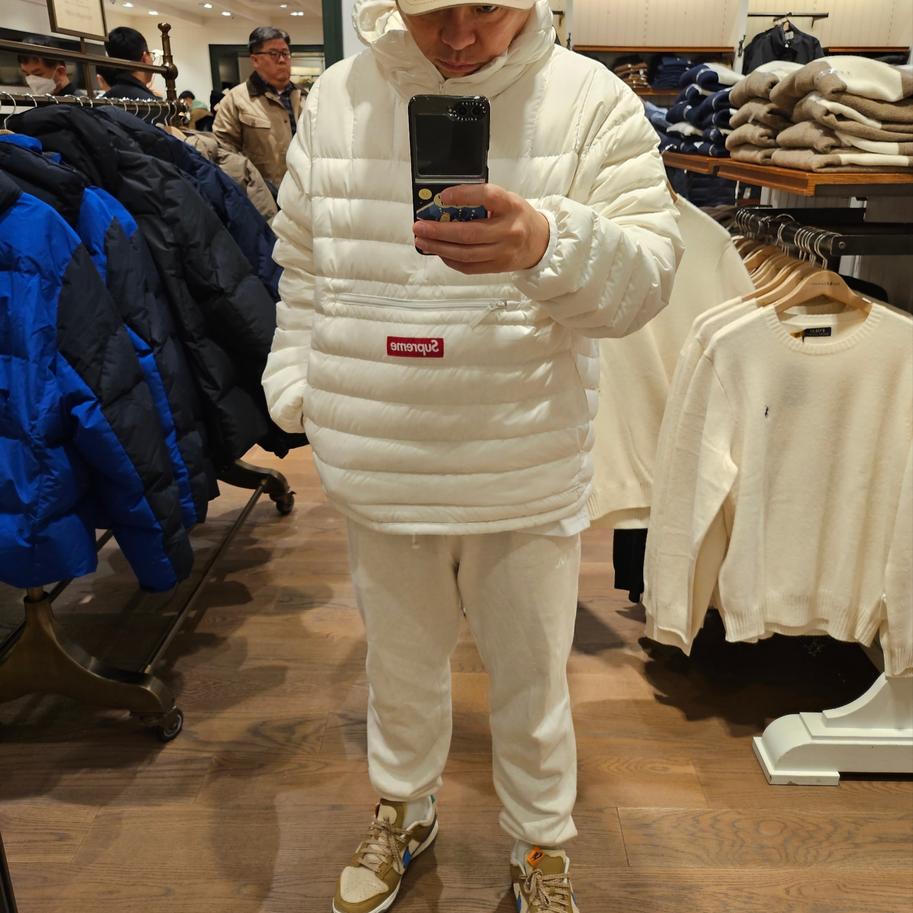 Nike x Size? Dunk Low Dark Driftwood Photo Blue, Supreme Micro Down Half Zip Hooded Pullover White - 23FW 착용 스타일