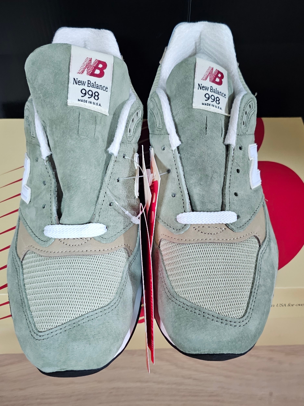 New Balance 998 Made in USA Olive Incense 착용 스타일 - 1