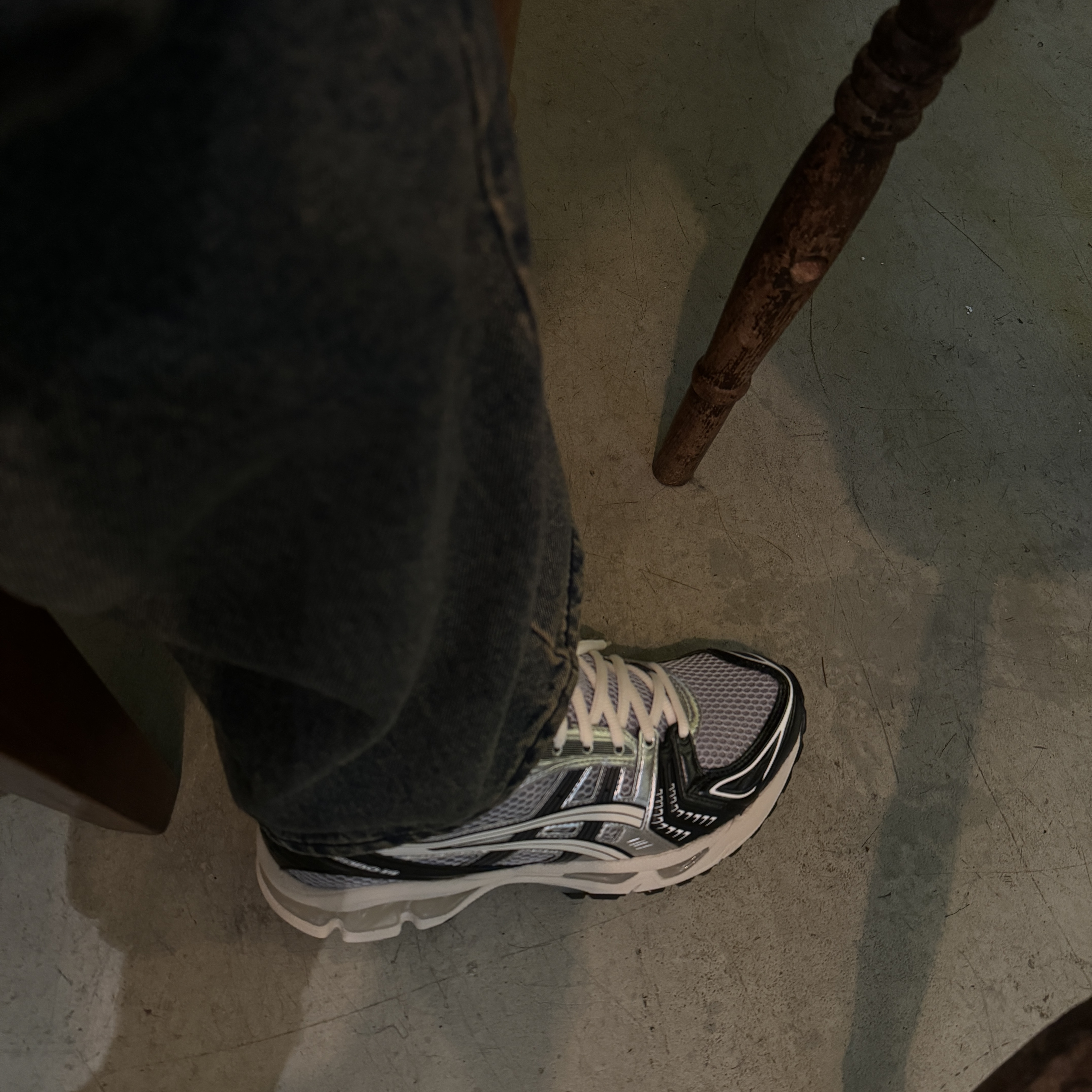 Asics Gel-Kayano 14 Black Glacier Grey 착용 스타일