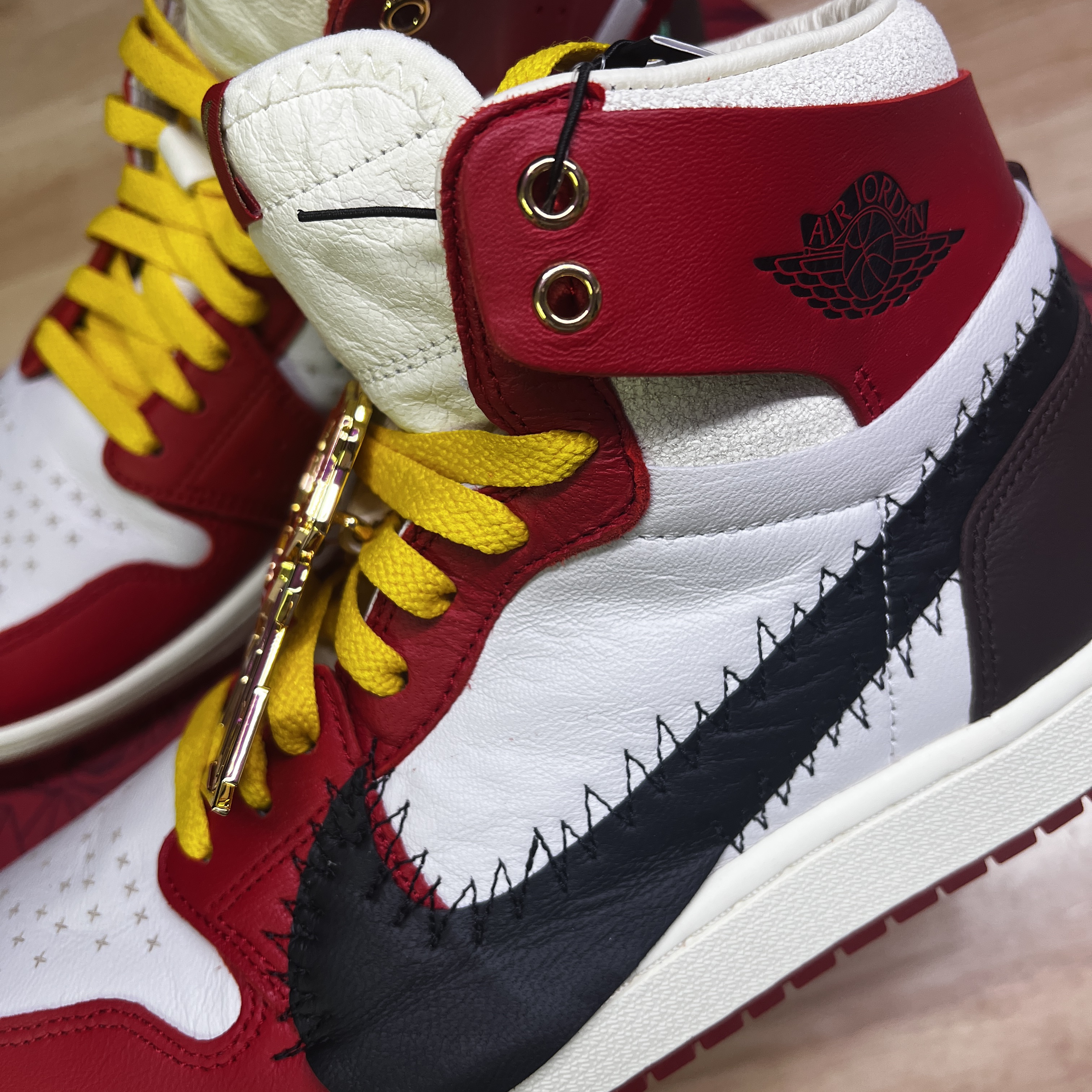 (W) Jordan 1 x Teyana Taylor Zoom CMFT 2 Gym Red 착용 스타일 - 2