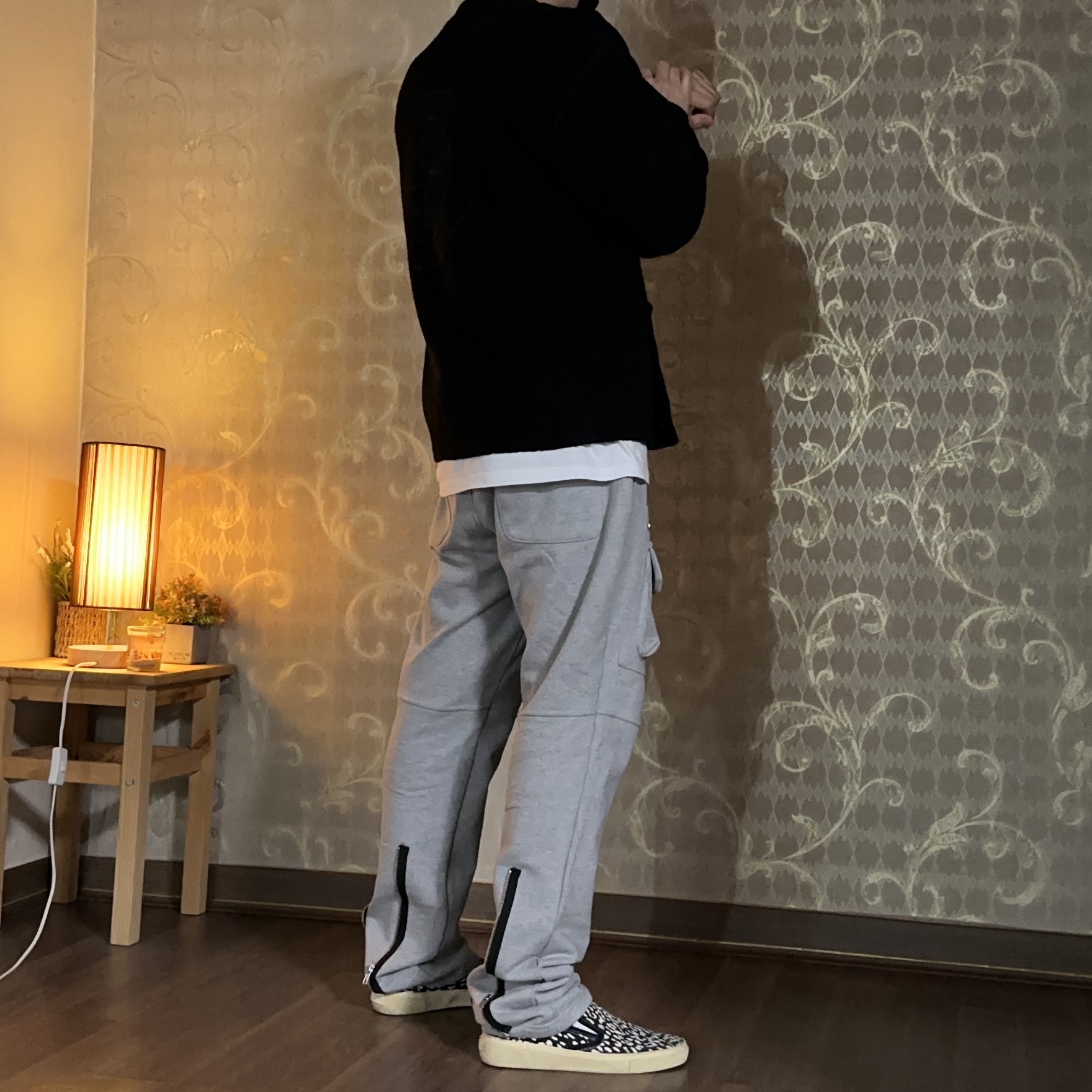 Supreme x Stone Island Boucle Cardigan Black - 23FW, Supreme Seoul Box Logo T-Shirt White - 23FW 착용 스타일 - 4
