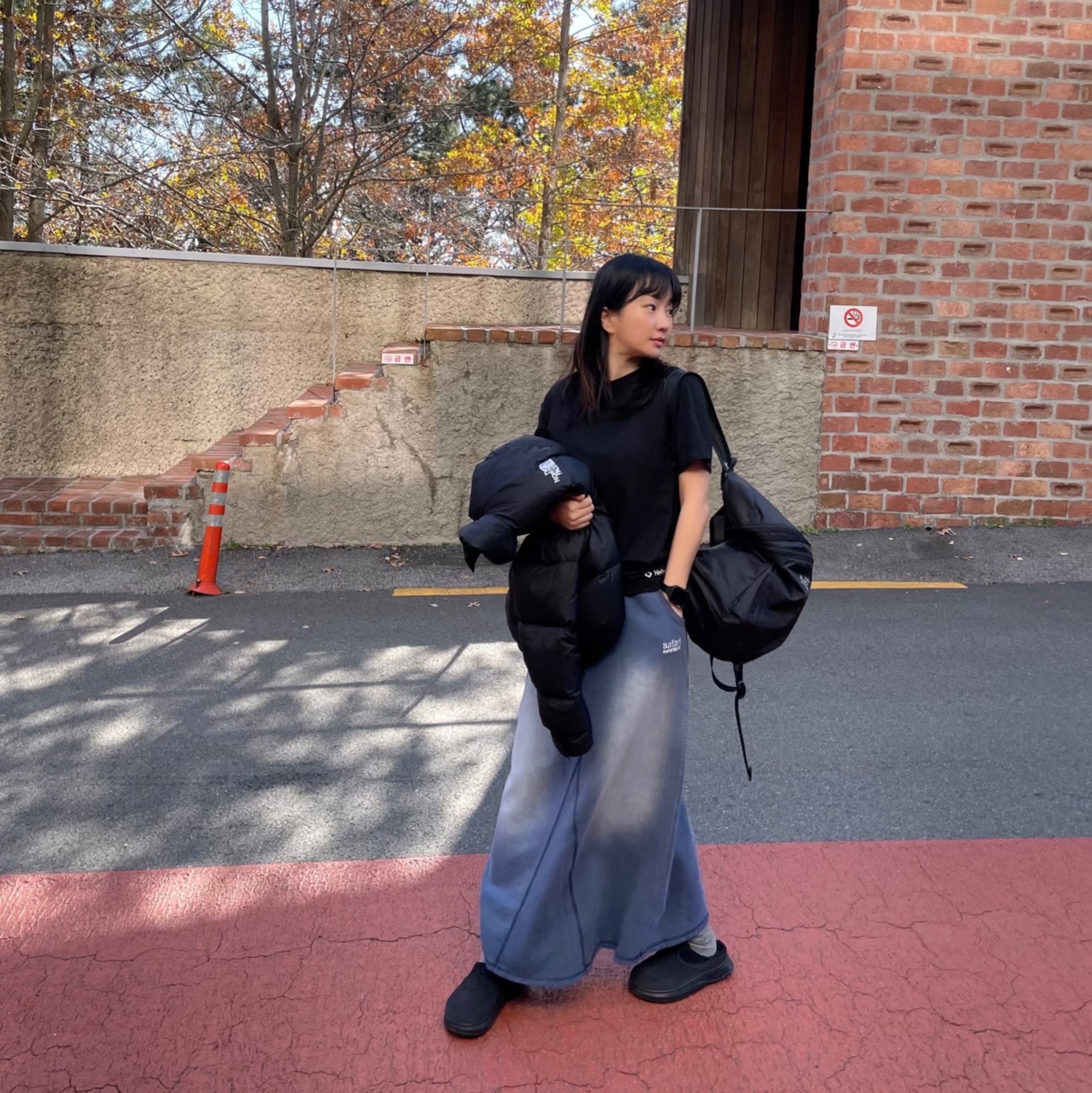 Arc'teryx Heliad 15 Backpack Black, The North Face 1996 Eco Nuptse Jacket Black 착용 스타일 - 2
