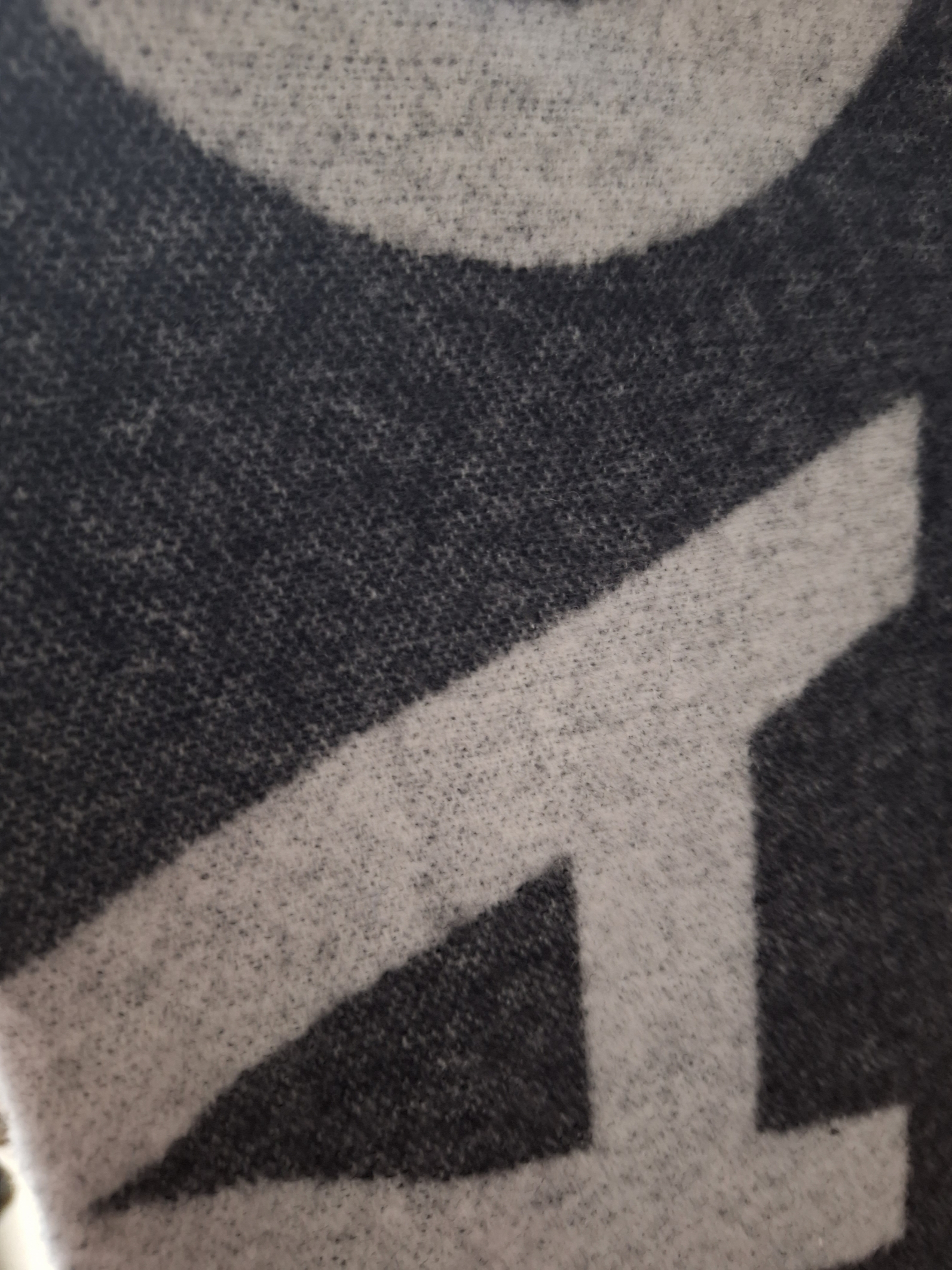 Acne Studios Logo Jacquard Muffler Black 착용 스타일