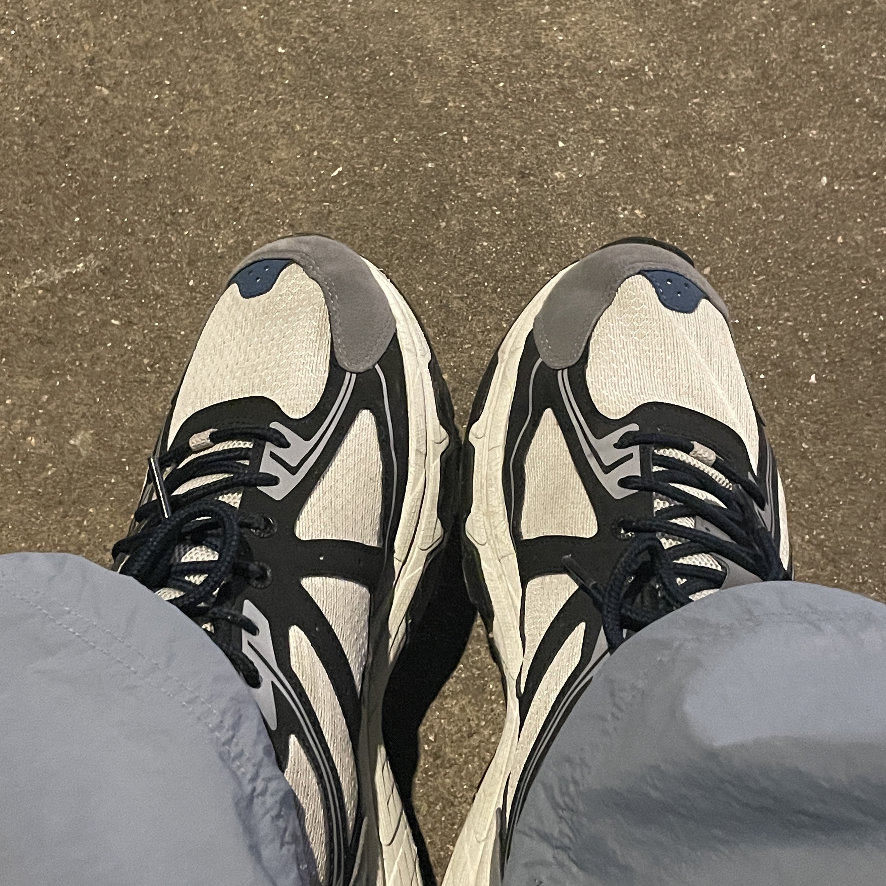 Asics Gel-Venture 6 SPS Glacier Grey 착용 스타일