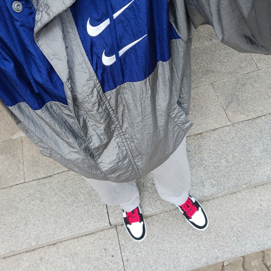 Jordan 1 Retro Low OG Black Toe, Nike x Fragment Dunk High Black 착용 스타일 - 1