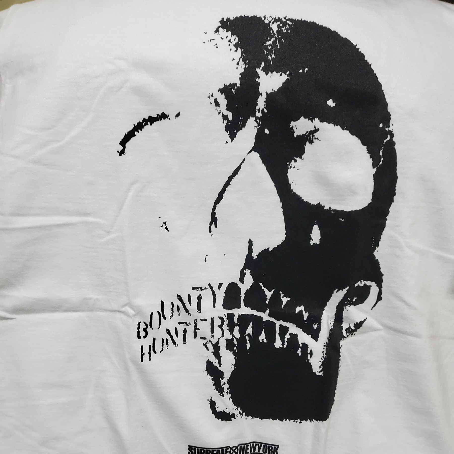 Supreme x Bounty Hunter Skulls T-Shirt White - 23FW 착용 스타일