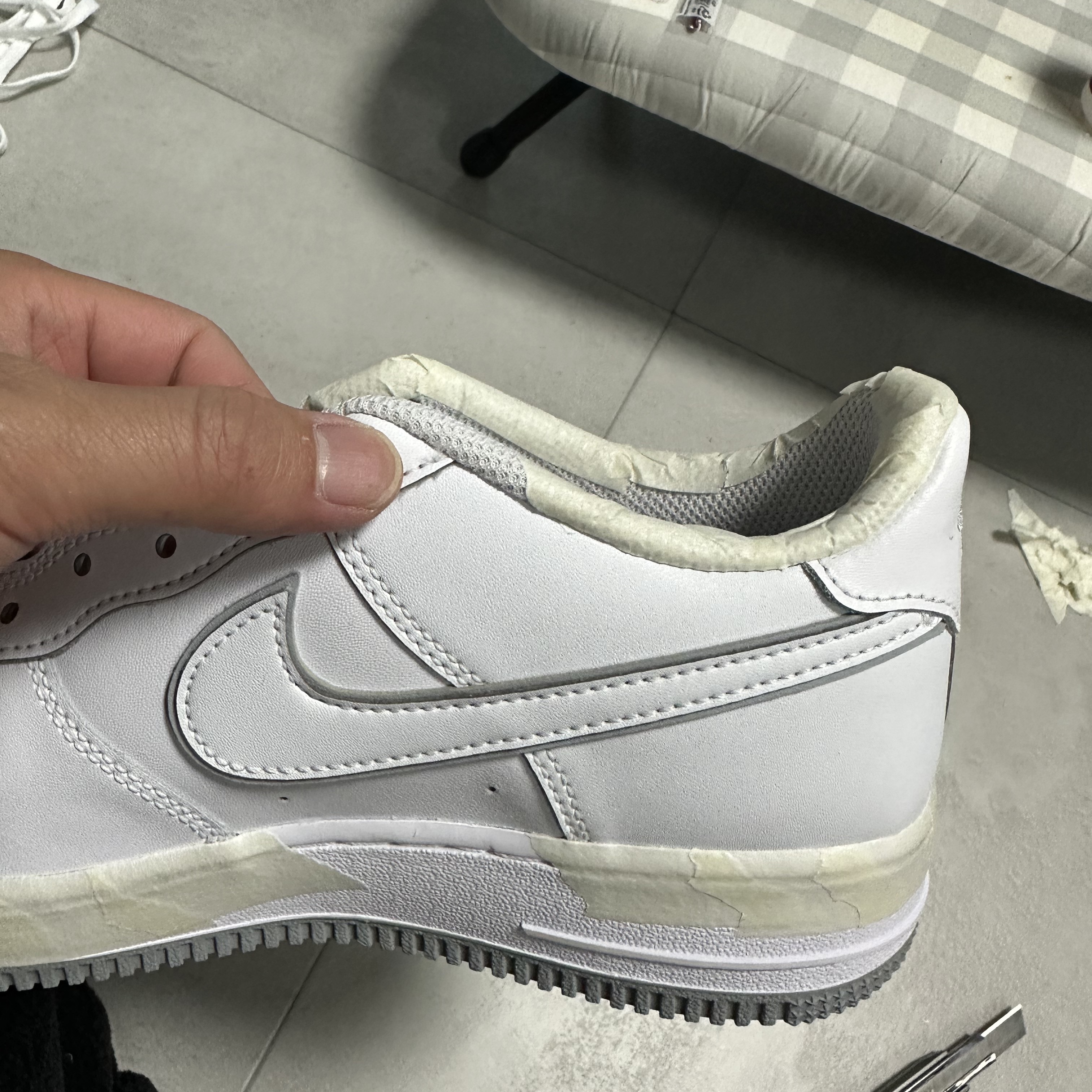 (GS) Nike Air Force 1 White Wolf Grey 착용 스타일 - 2