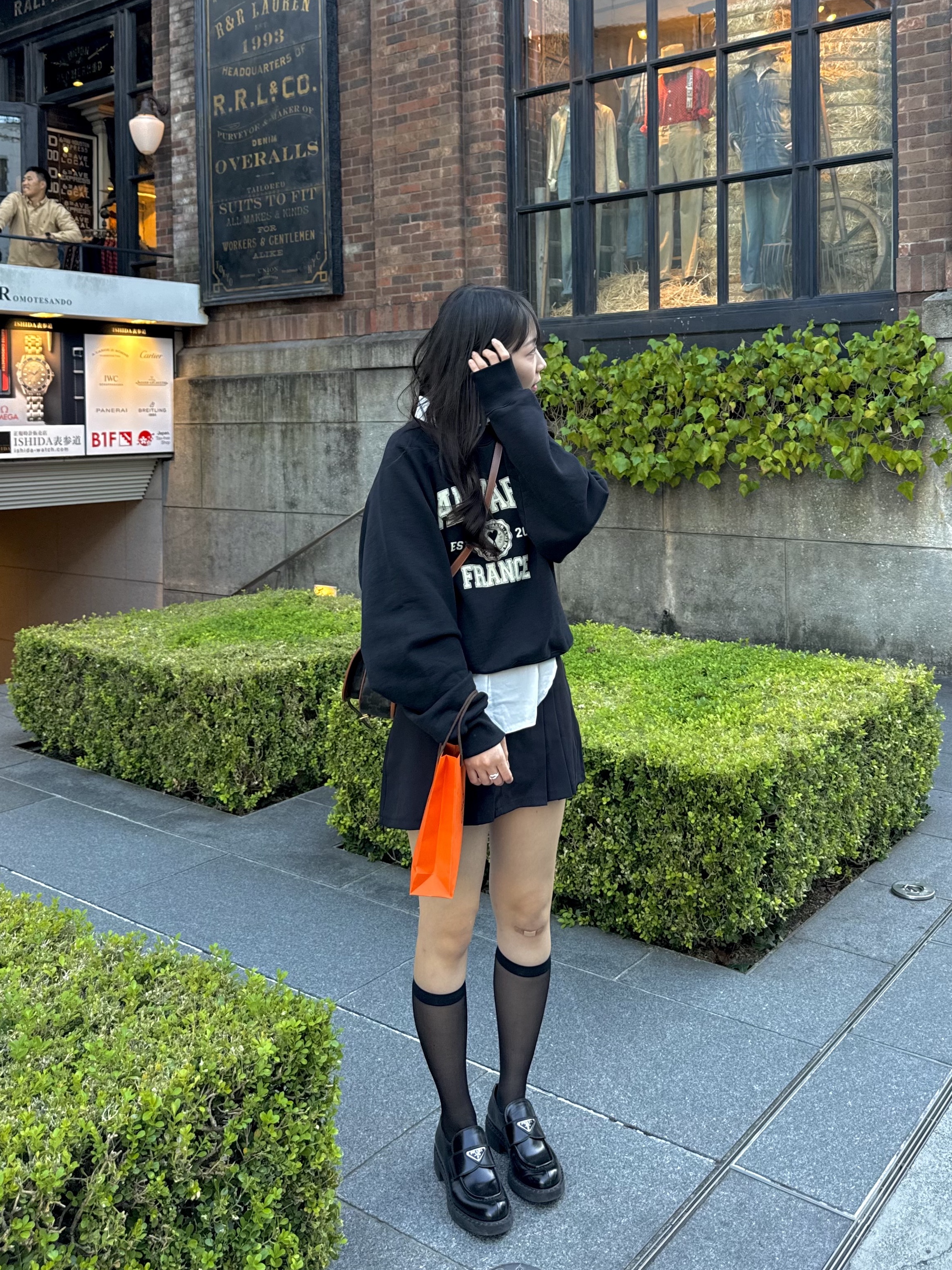 AMI Paris France Sweatshirt Black, Prada Chocolate Brushed Leather Loafers Black 착용 스타일