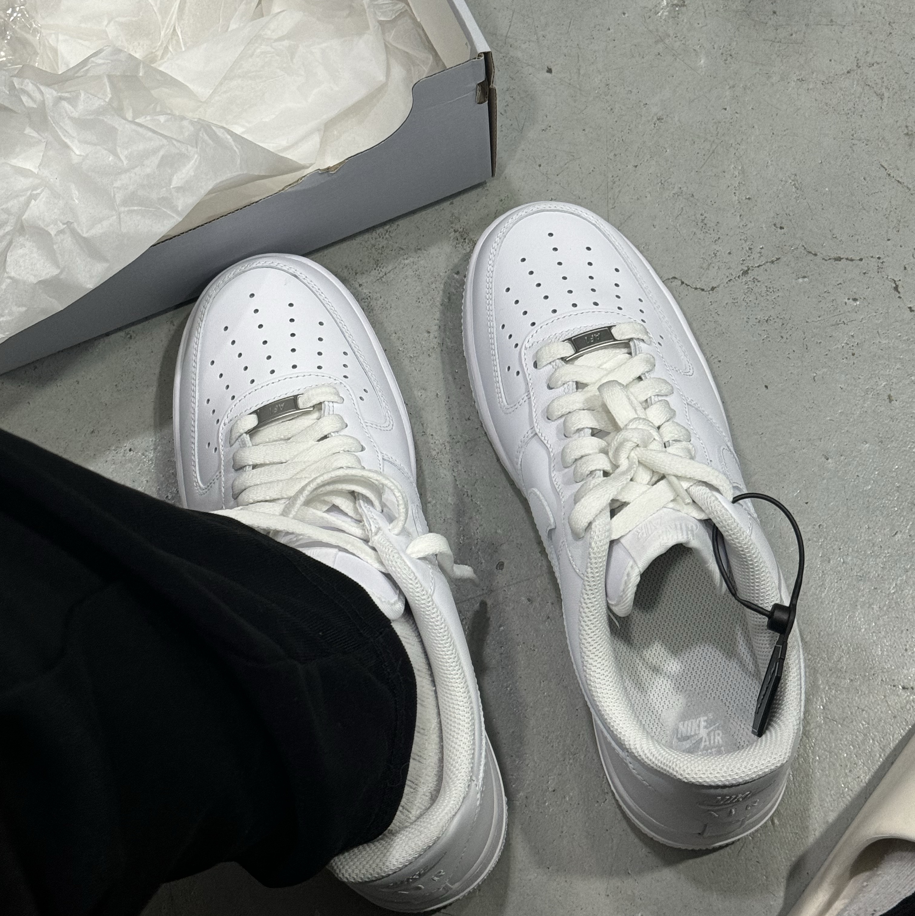 Nike Air Force 1 '07 Low White 착용 스타일