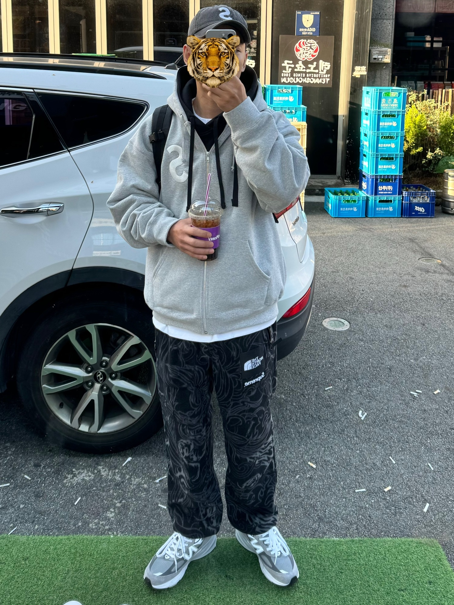 Supreme S Logo Zip Up Hooded Sweatshirt Heather Grey - 23FW, Nike x Patta x FC Barcelona Solo Swoosh Hoodie Culers del Món (FD4147-010) 착용 스타일