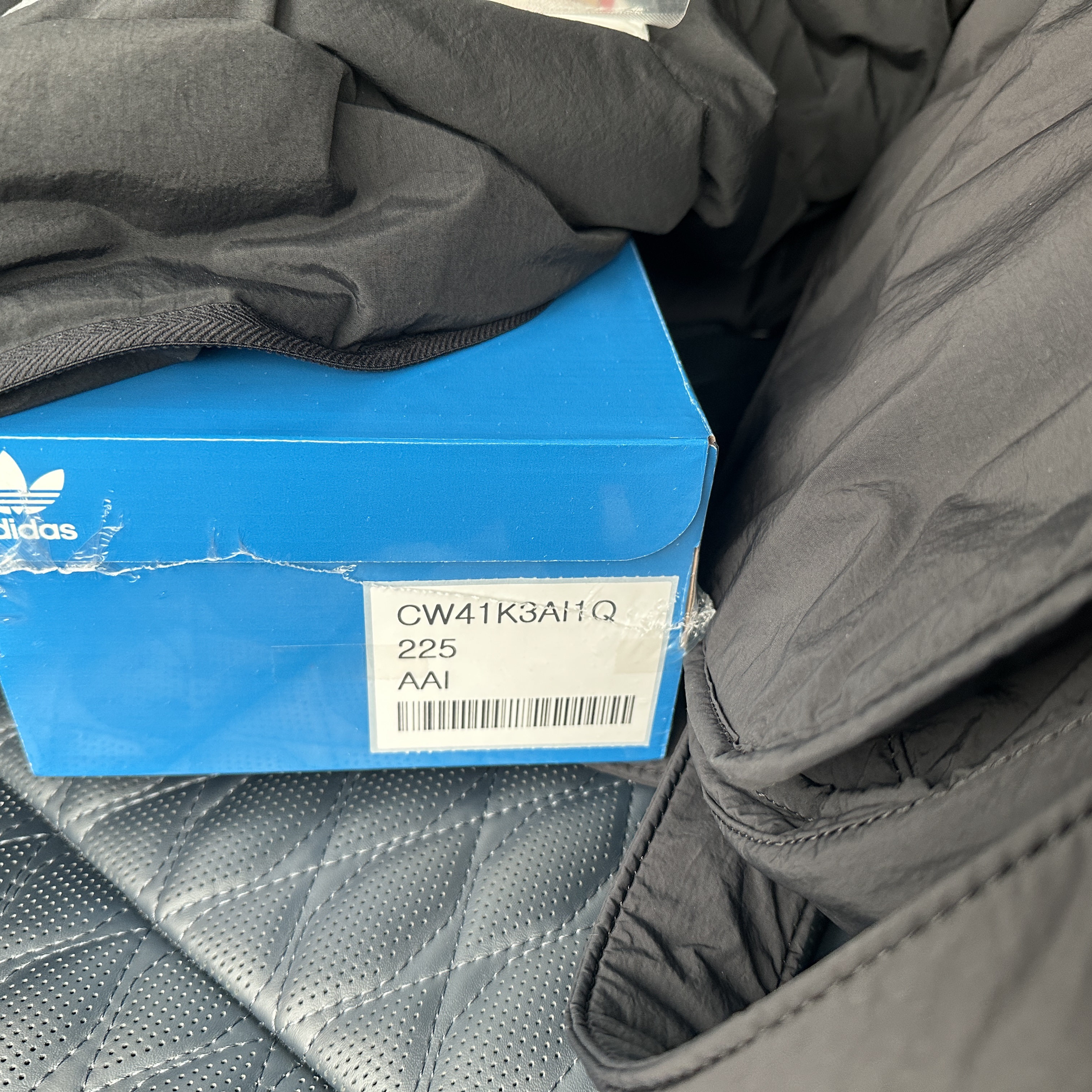 Adidas Samba OG Core White Halo Blue 착용 스타일