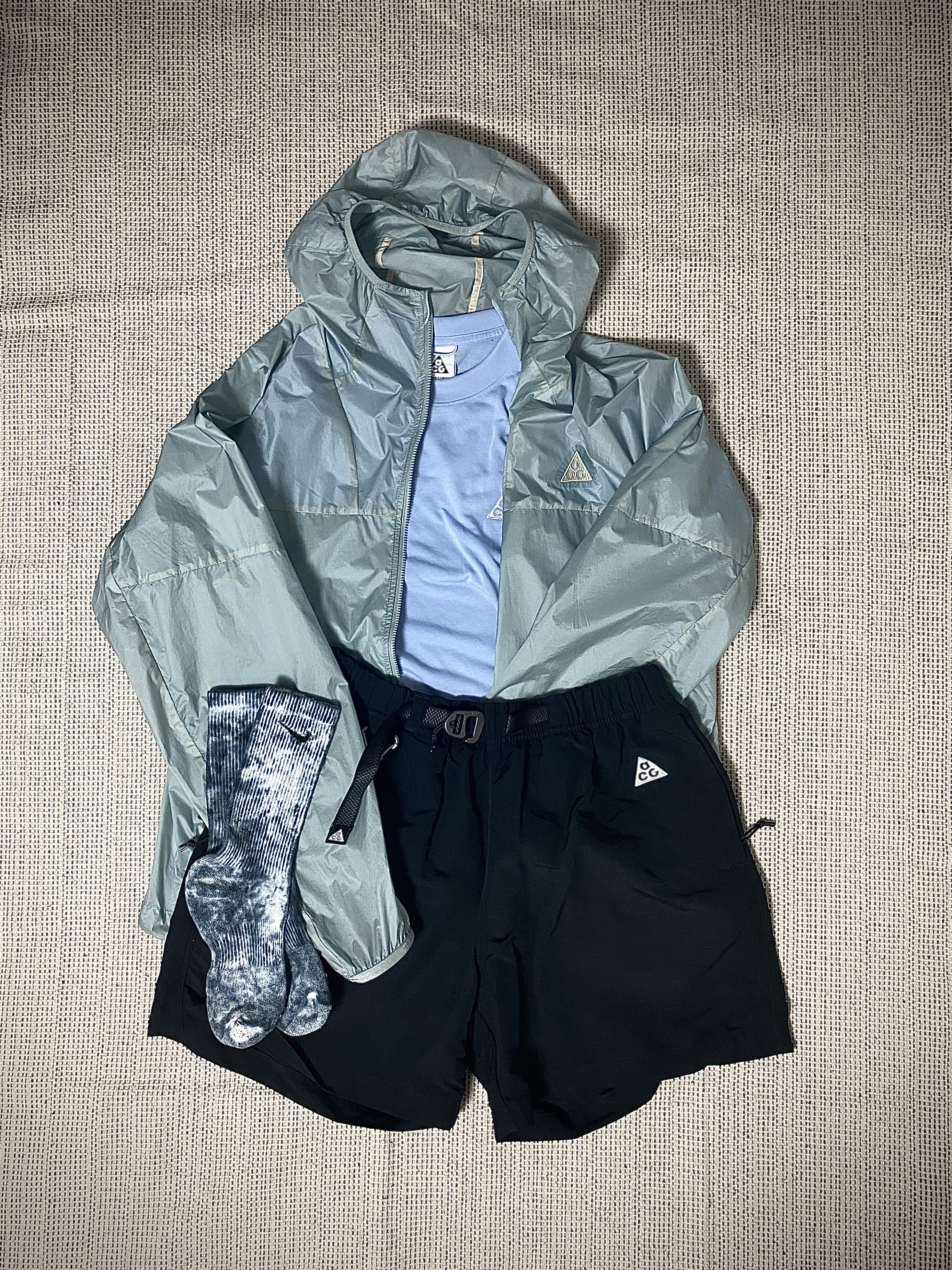 Nike ACG Cinder Cone Windproof Jacket Dusty Sage - Asia, Nike ACG Dri-Fit ADV Goat Rocks T-Shirt Cobalt Bliss - Asia 착용 스타일 - 3