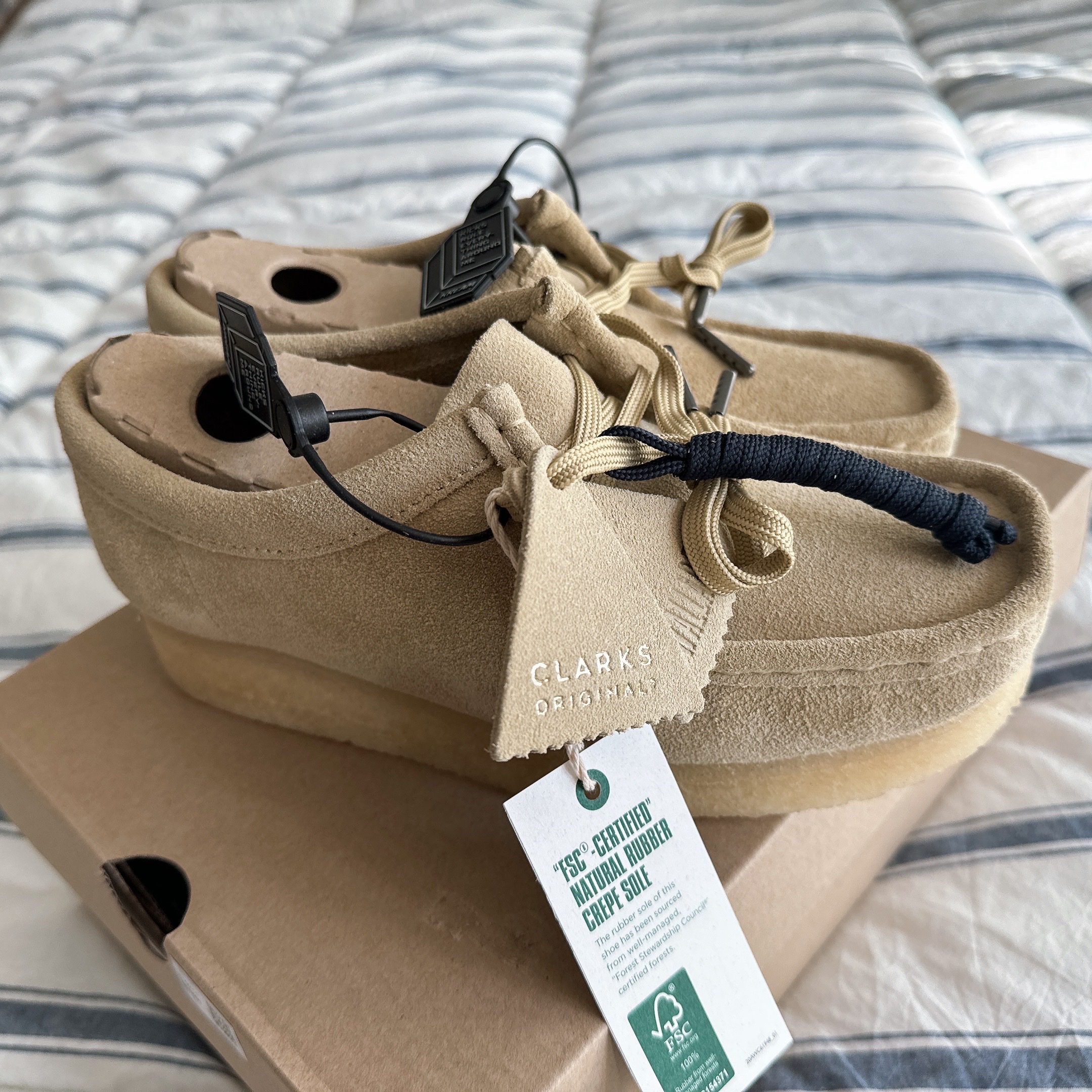 (W) Clarks Wallabee Maple Suede 착용 스타일 - 2