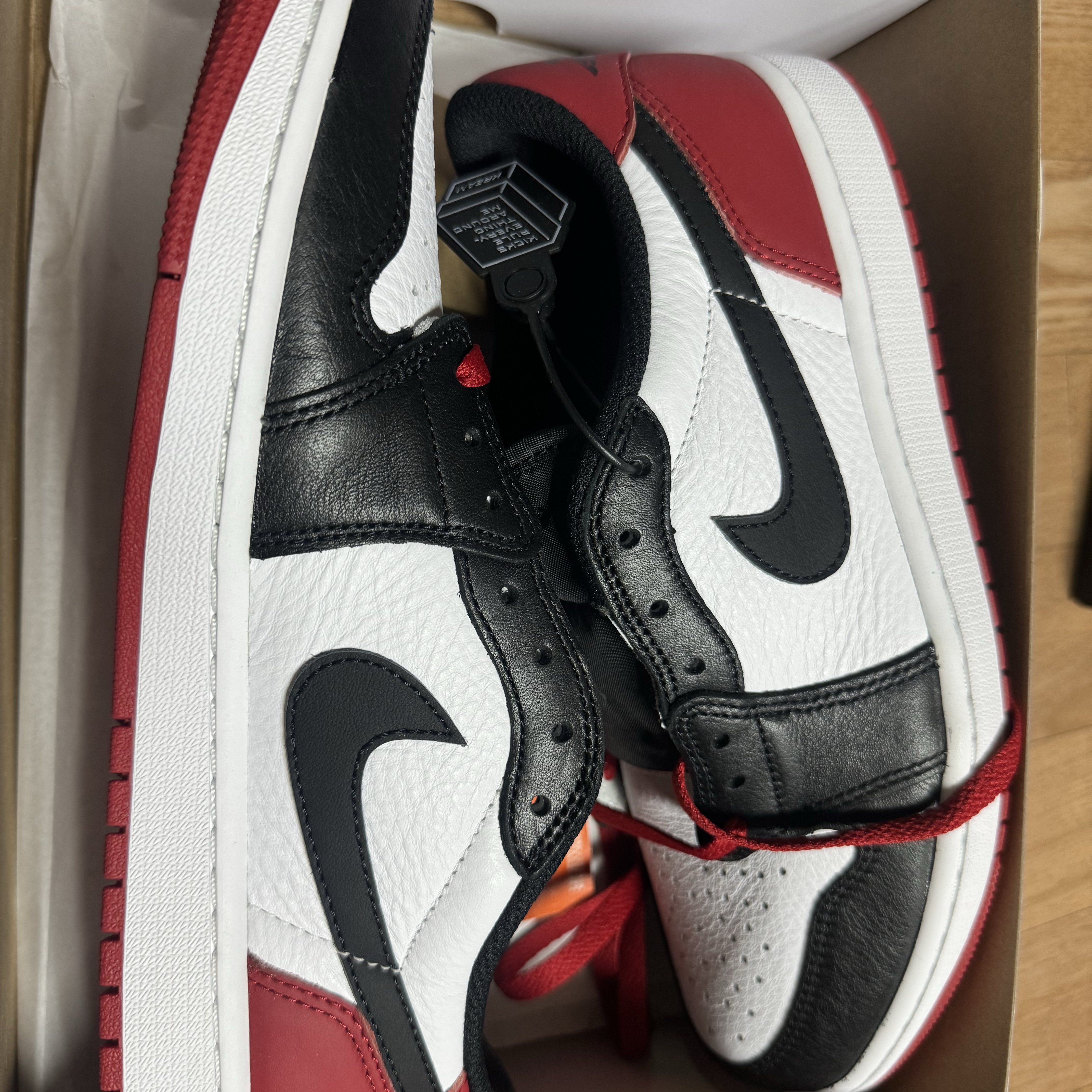Jordan 1 Retro Low OG Black Toe 착용 스타일 - 1