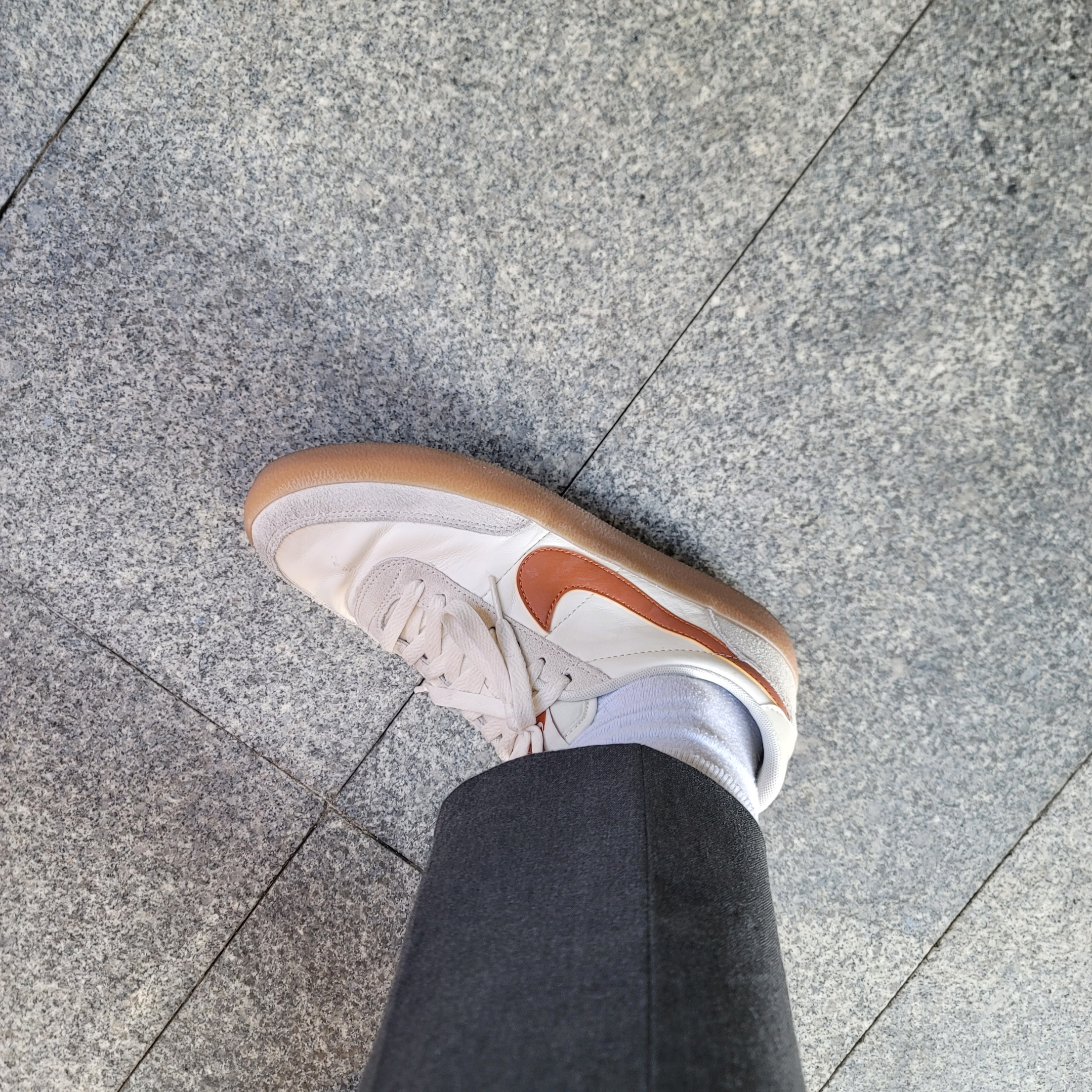 Nike Killshot 2 Leather Sail Desert Orange 착용 스타일