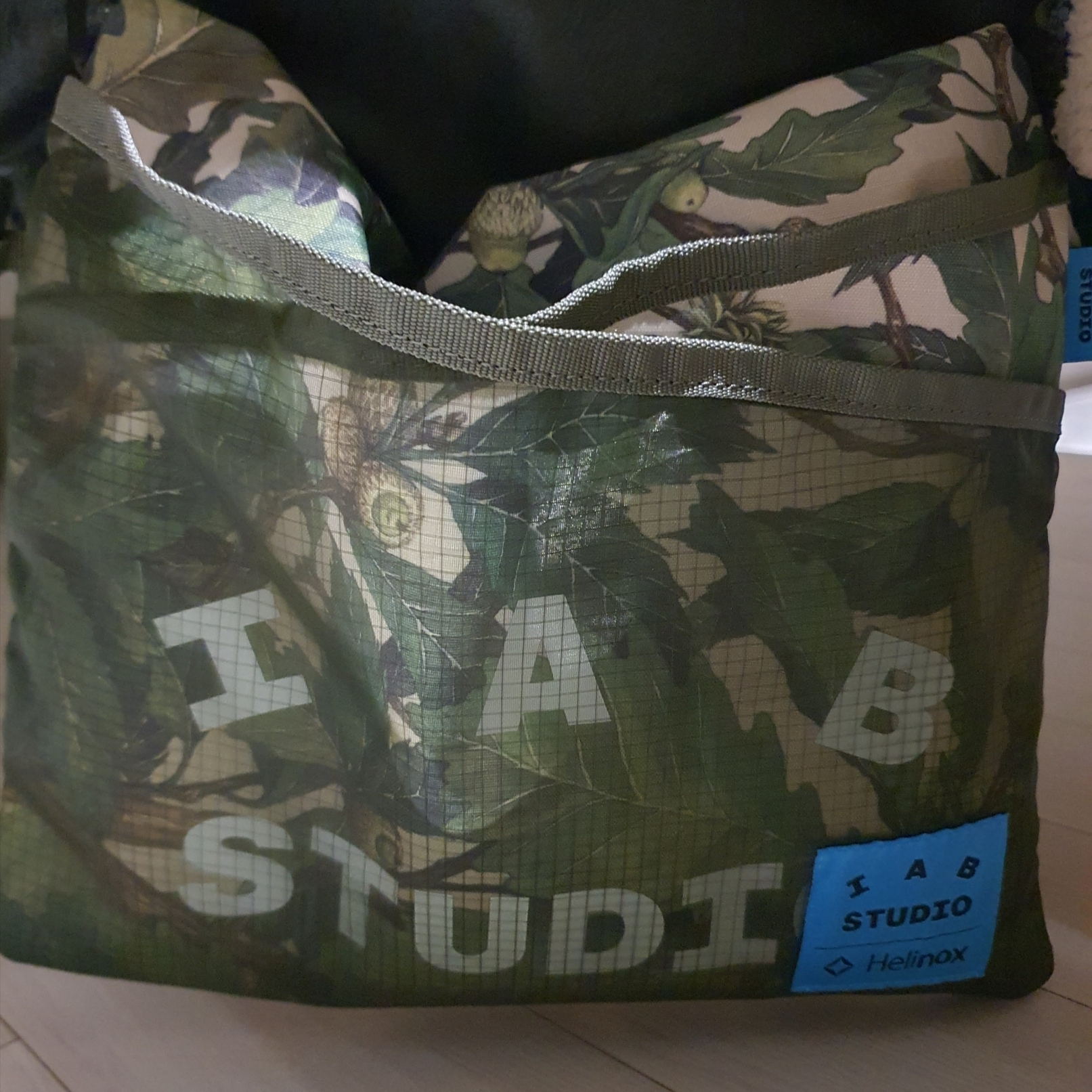Helinox x IAB Studio Sacoche Standard #1 Bukhansan 착용 스타일