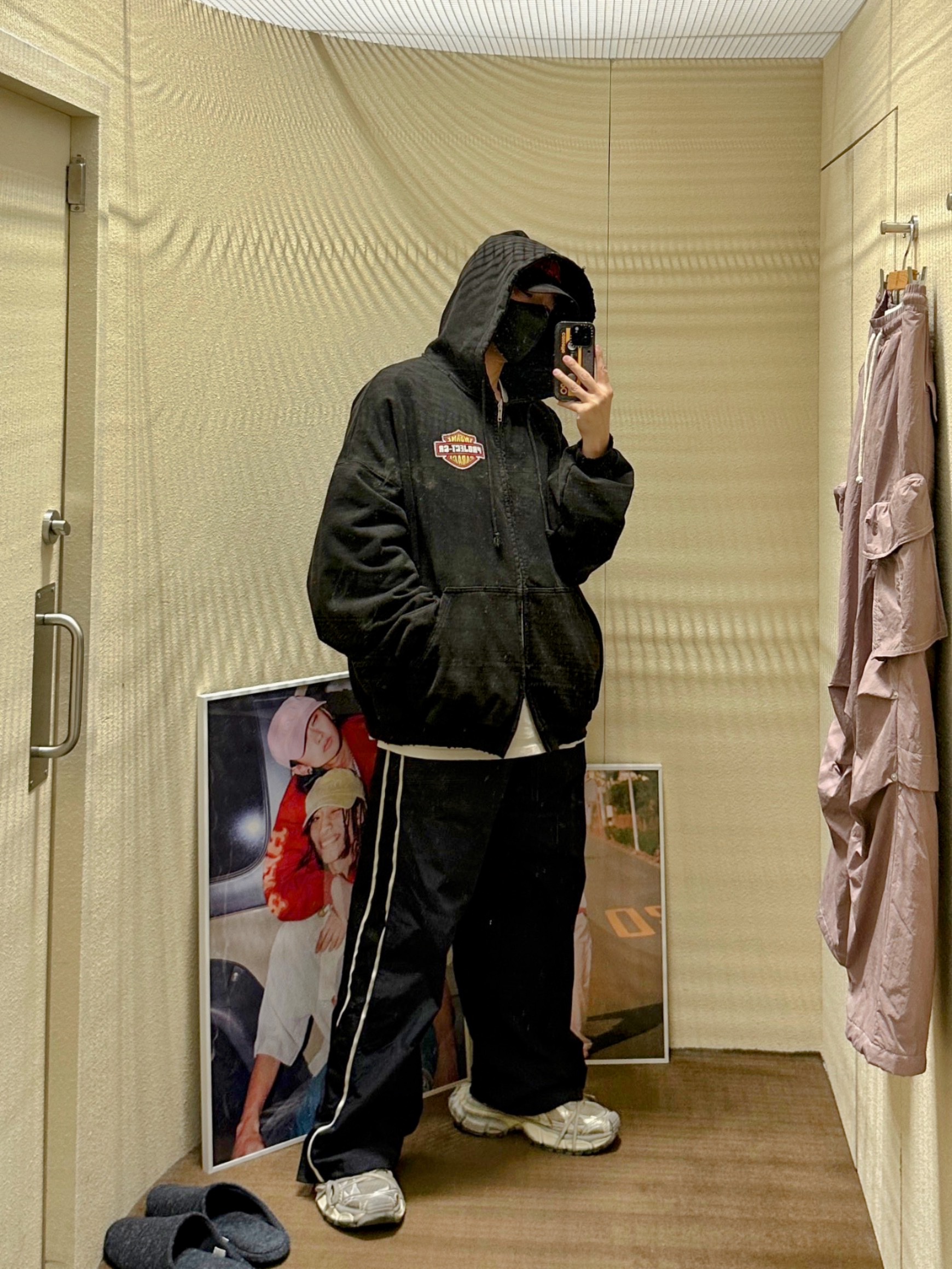 Balenciaga 3XL Sneakers Light Beige, Project G/R x Insane Garage Bat Zip Hoodie Black 착용 스타일