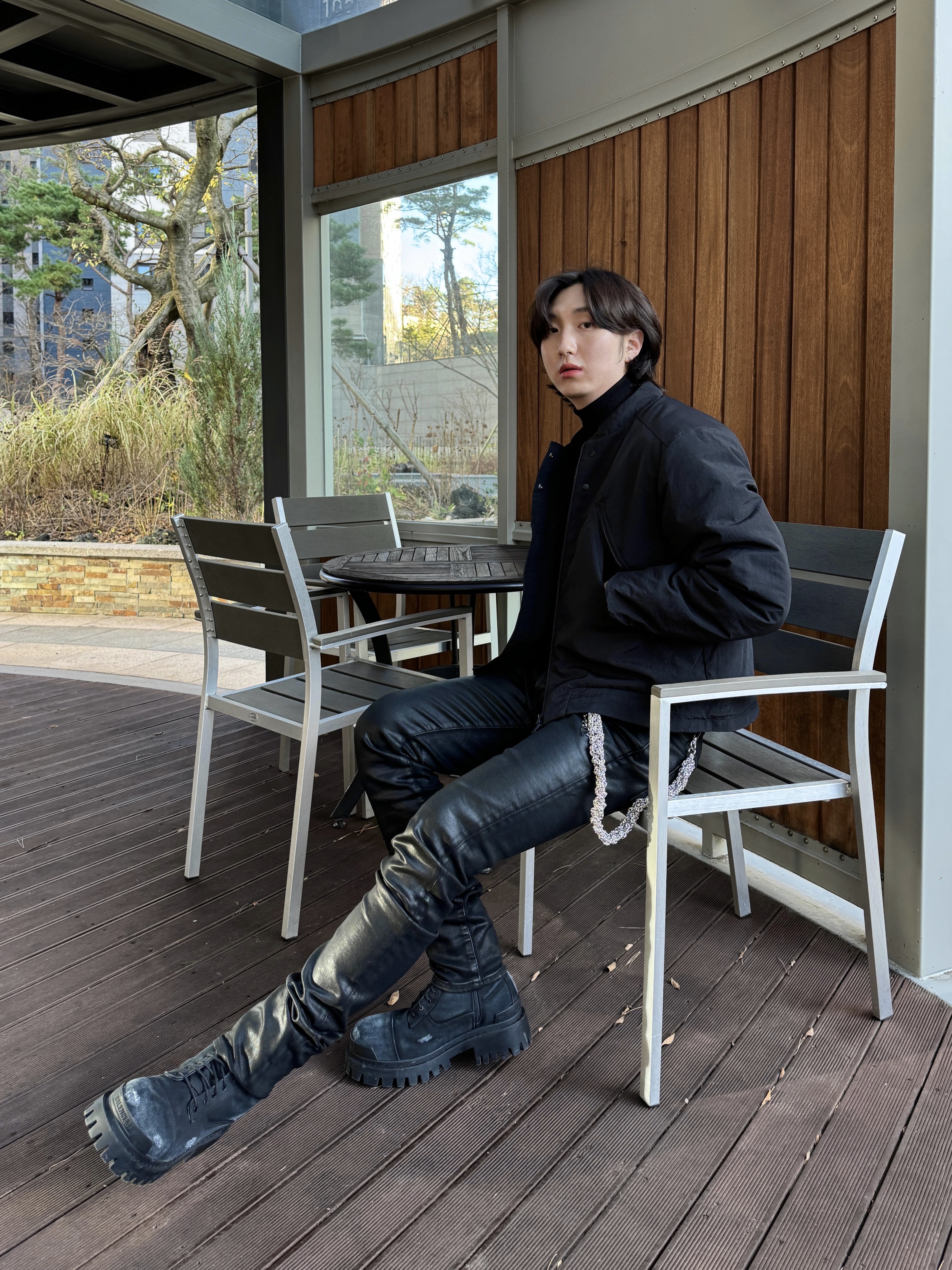 Undermycar Black Mamba Slim Fit Red Stitch Wax Coating Jeans Rumba Red - 22FW, Balenciaga Combat Strike 20mm Boots Black 착용 스타일 - 2