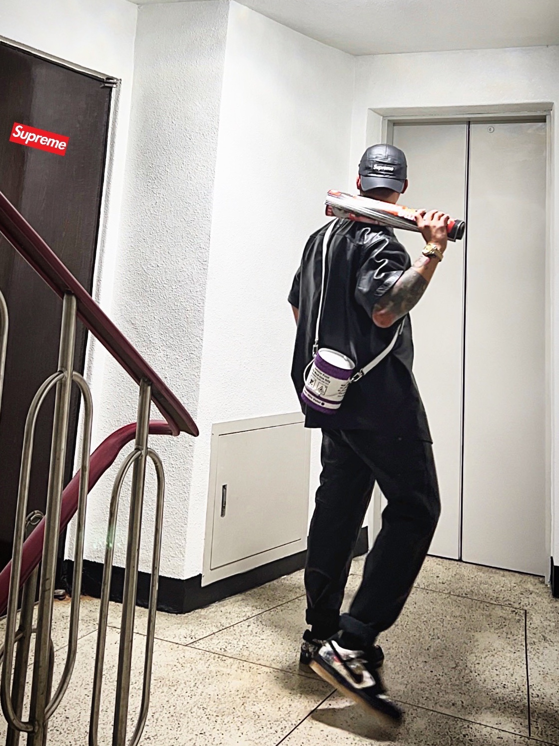 Supreme Leather Camp Cap Black - 21SS, Supreme Leather S/S Work Shirt Black - 23FW 착용 스타일 - 3