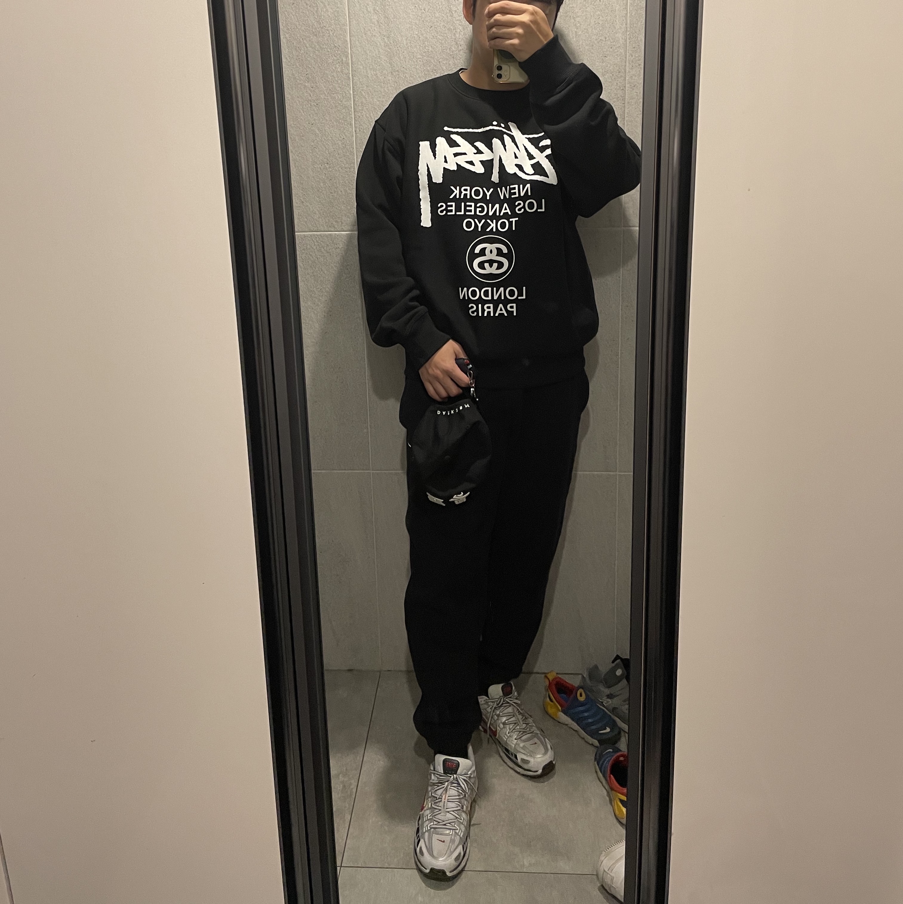 (W) Nike P-6000 Metallic Silver Red, Stussy World Tour Crew Black 2023 착용 스타일