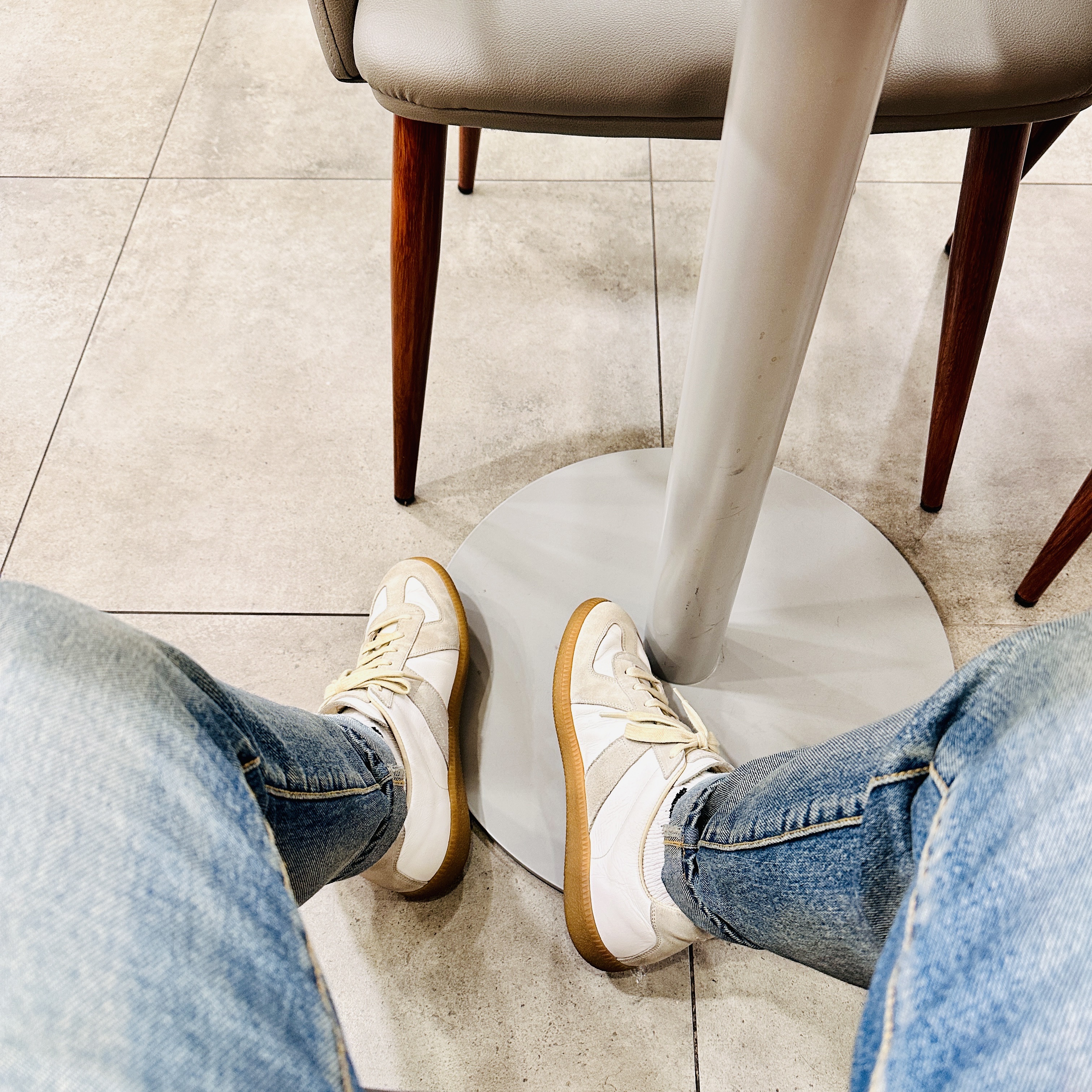 Maison Margiela Calfskin Replica Sneakers 착용 스타일 - 1