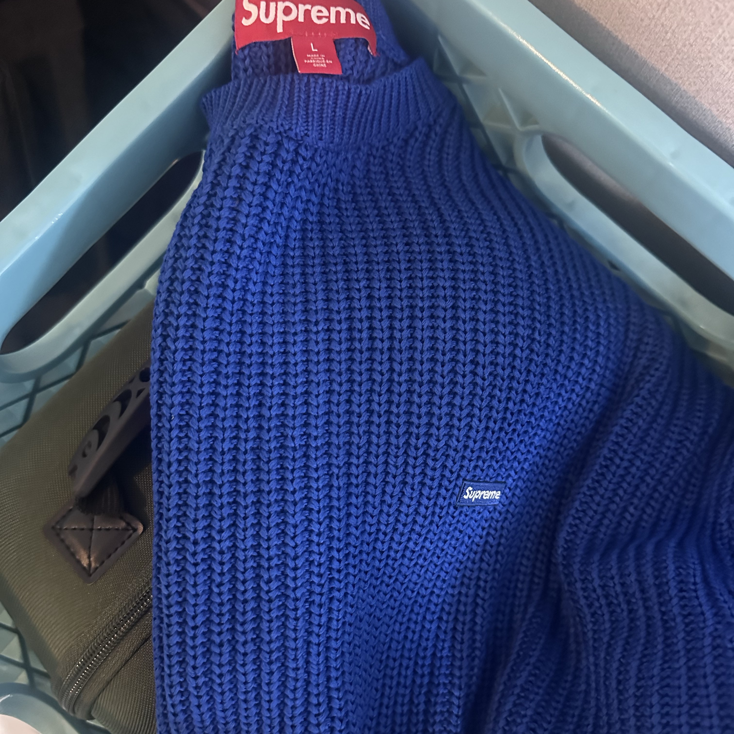 Supreme Small Box Ribbed Sweater Royal - 23FW 착용 스타일