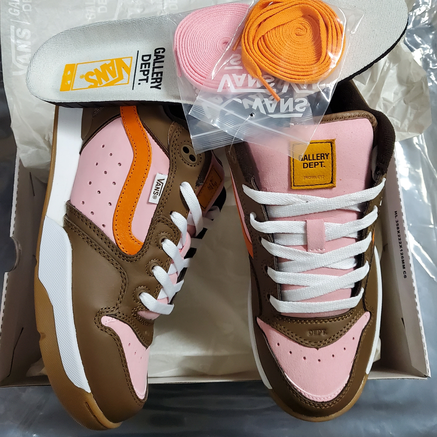 Vans Vault x Gallery Dept. Rowley XLT LX Neopolitan 착용 스타일