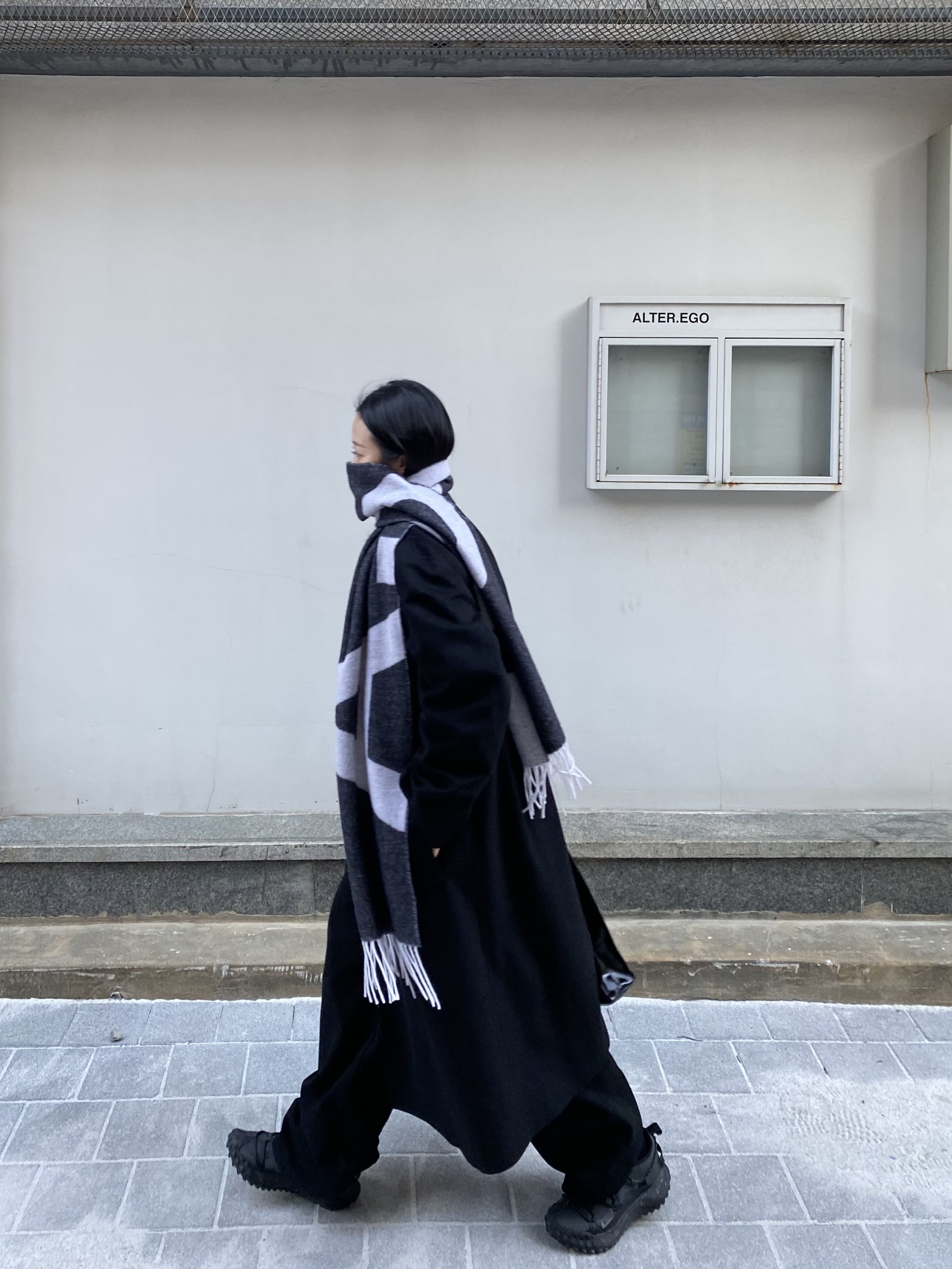 A.P.C. Malo Muffler Black, Nike ACG Mountain Fly Low Black 착용 스타일 - 2