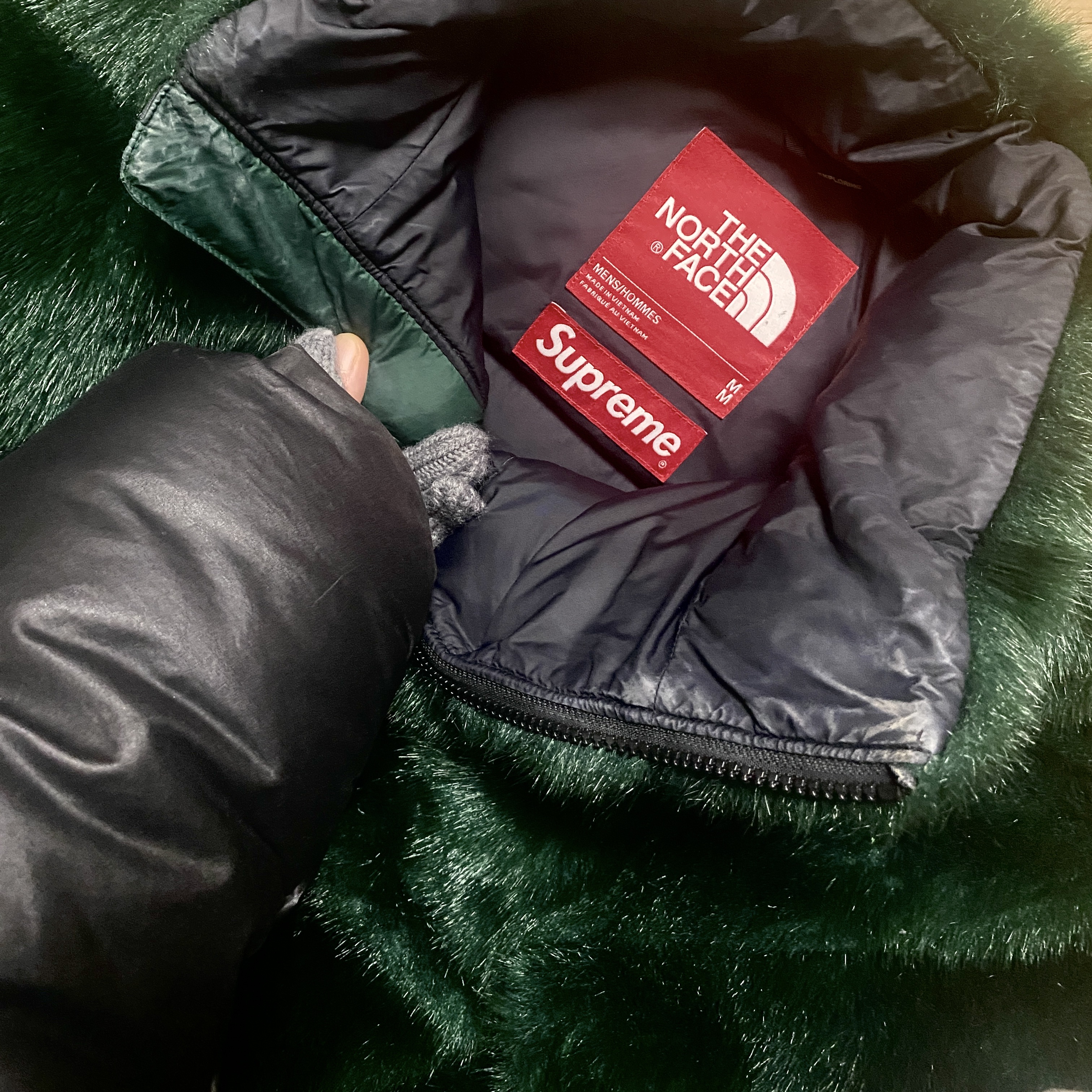 Palace Gore-Tex Cotton RS Jacket Rockscape - 23FW, Palace Teddy Beanie Grey - 23FW 착용 스타일 - 6