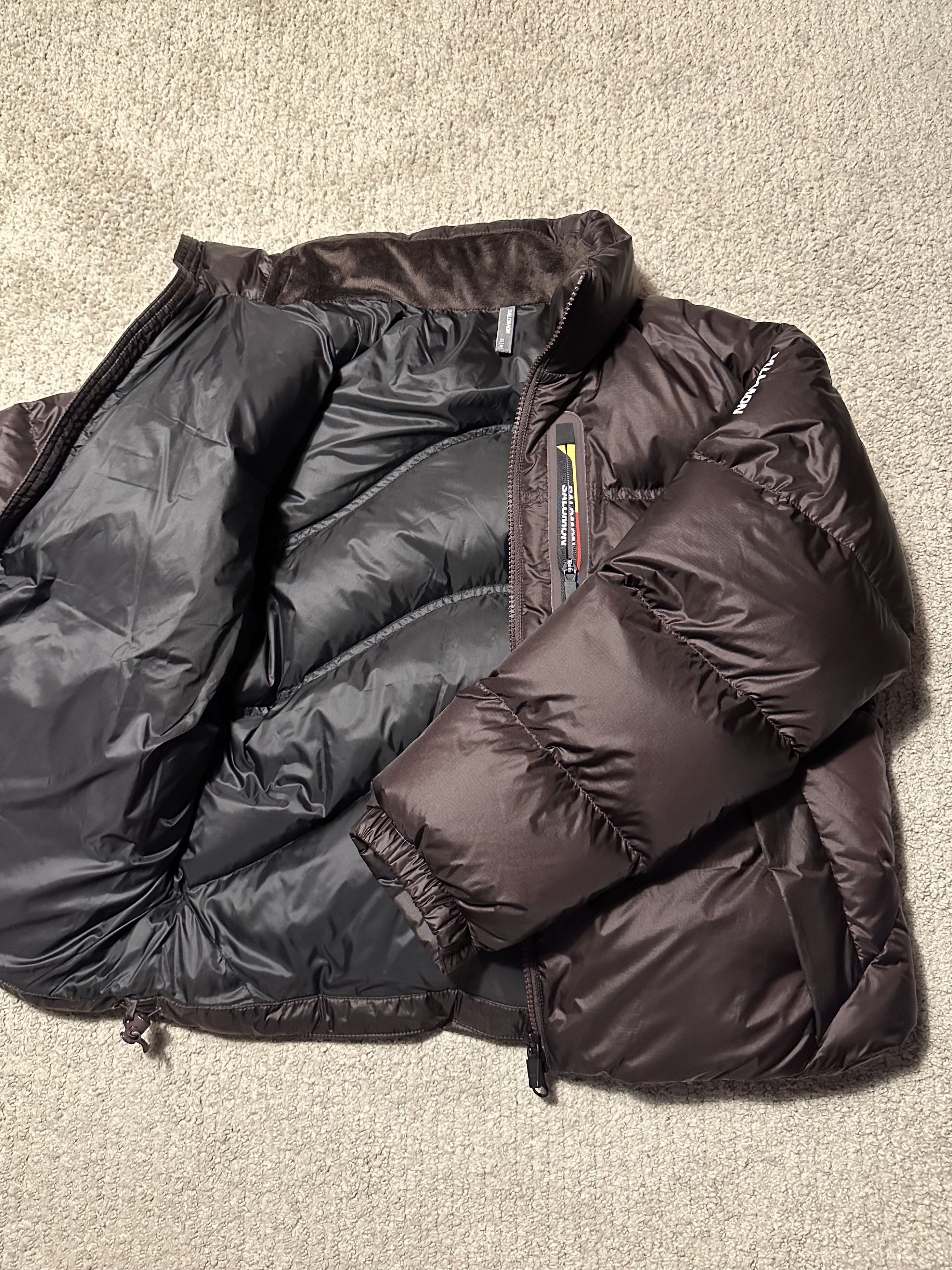 (W) Salomon Contour Down Jacket Chocolate, (W) The North Face Nuptse Short Jacket Pastel Pink 착용 스타일 - 4