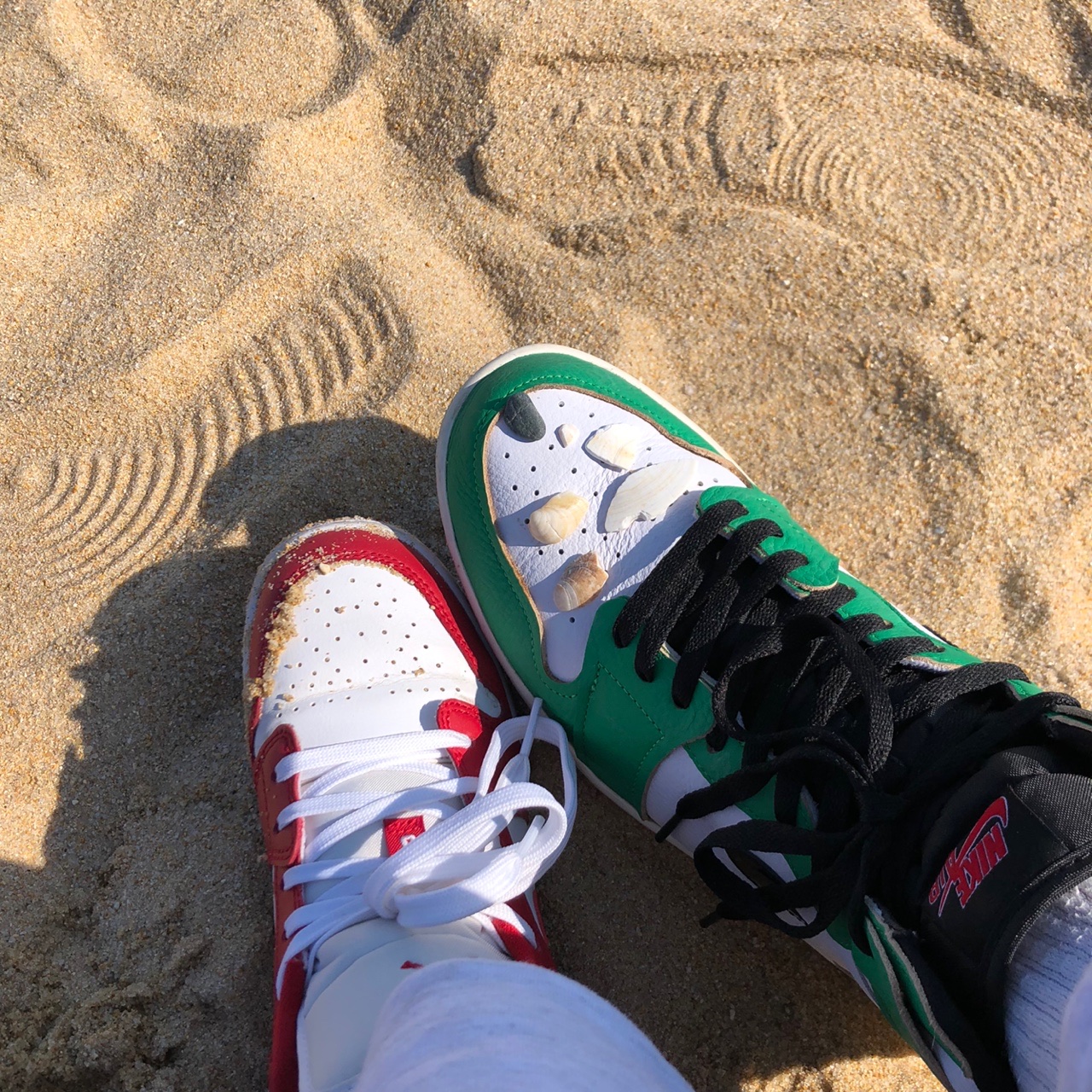 (W) Jordan 1 Retro High OG Lucky Green, Jordan 1 Low Gym Red White 착용 스타일 - 3