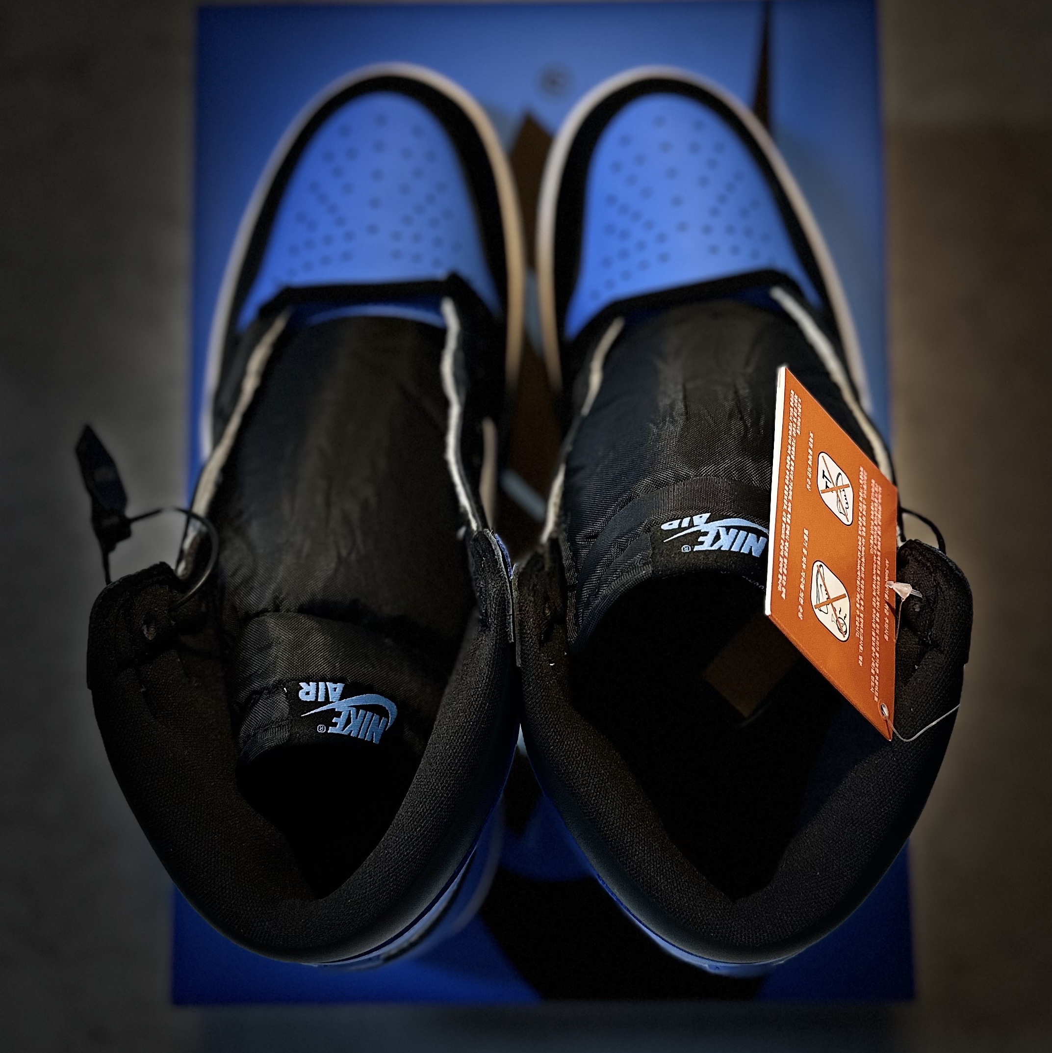 Jordan 1 Retro High OG University Blue 착용 스타일 - 1