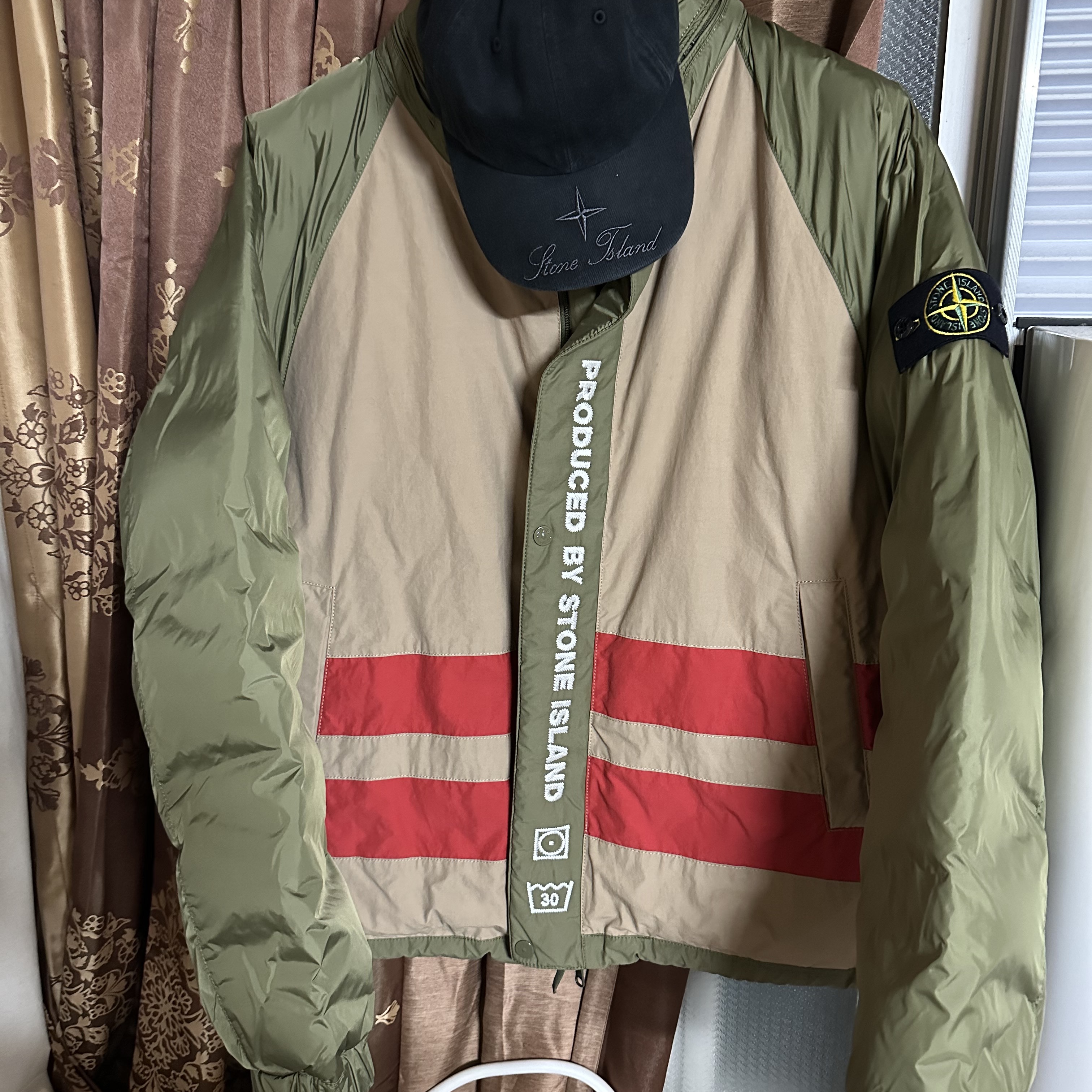 Supreme x Stone Island Reversible Down Puffer Jacket Olive - 23FW, Supreme x Stone Island Denim 6-Panel Black - 23FW 착용 스타일 - 1
